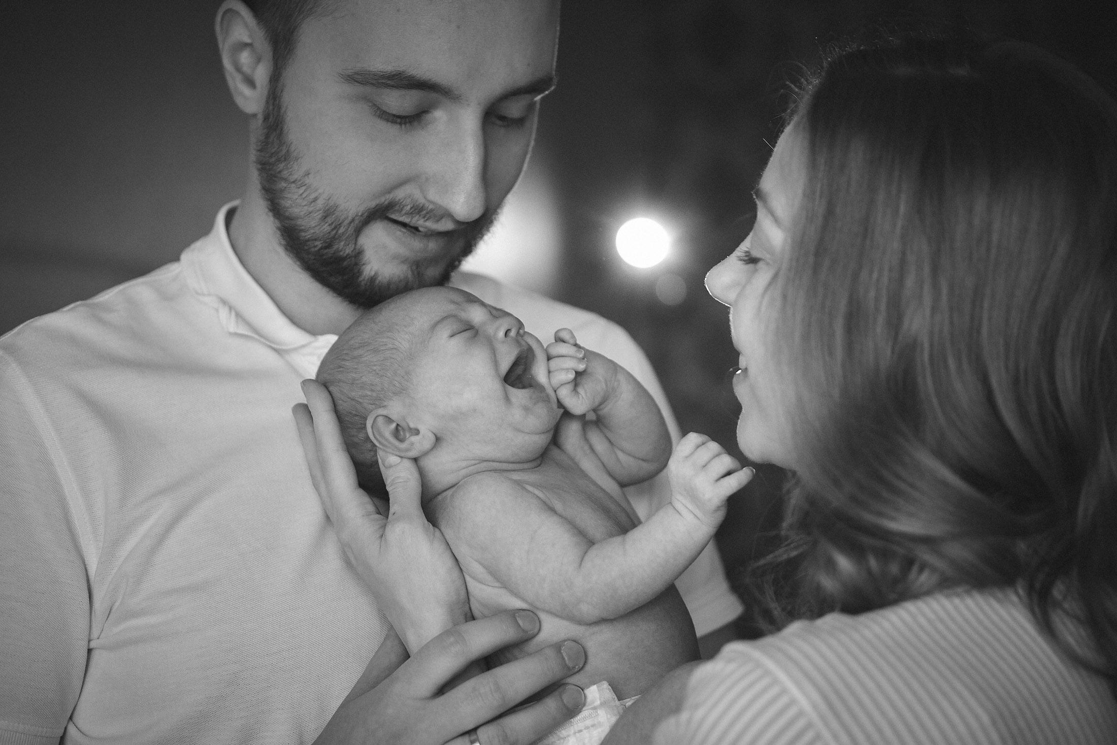 Первая домашняя фотосессия младенца. Фотограф для бизнеса Константин Брусницын в Екатеринбурге