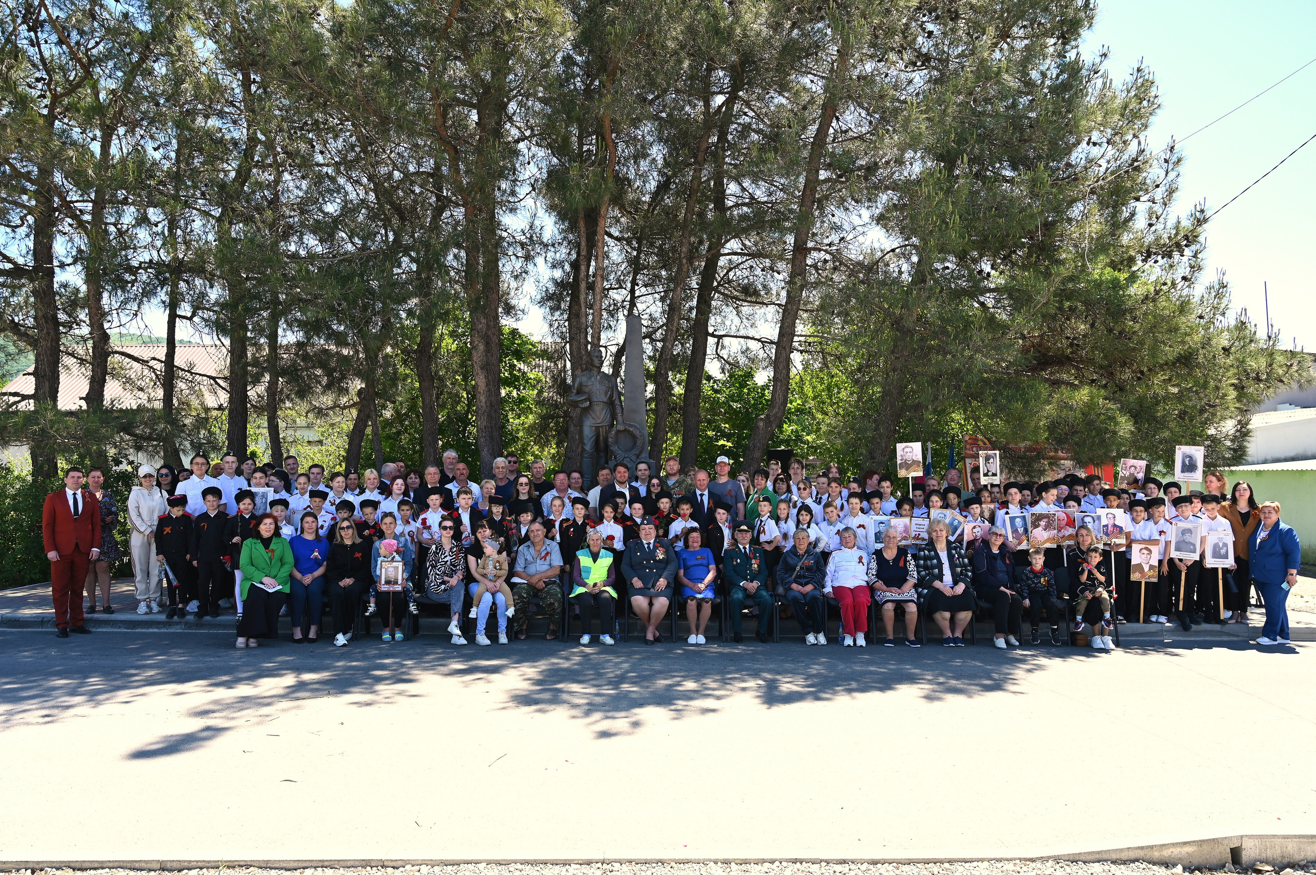 Митинг в с. Виноградное. Жизнь курорта Кабардинка в фотографиях