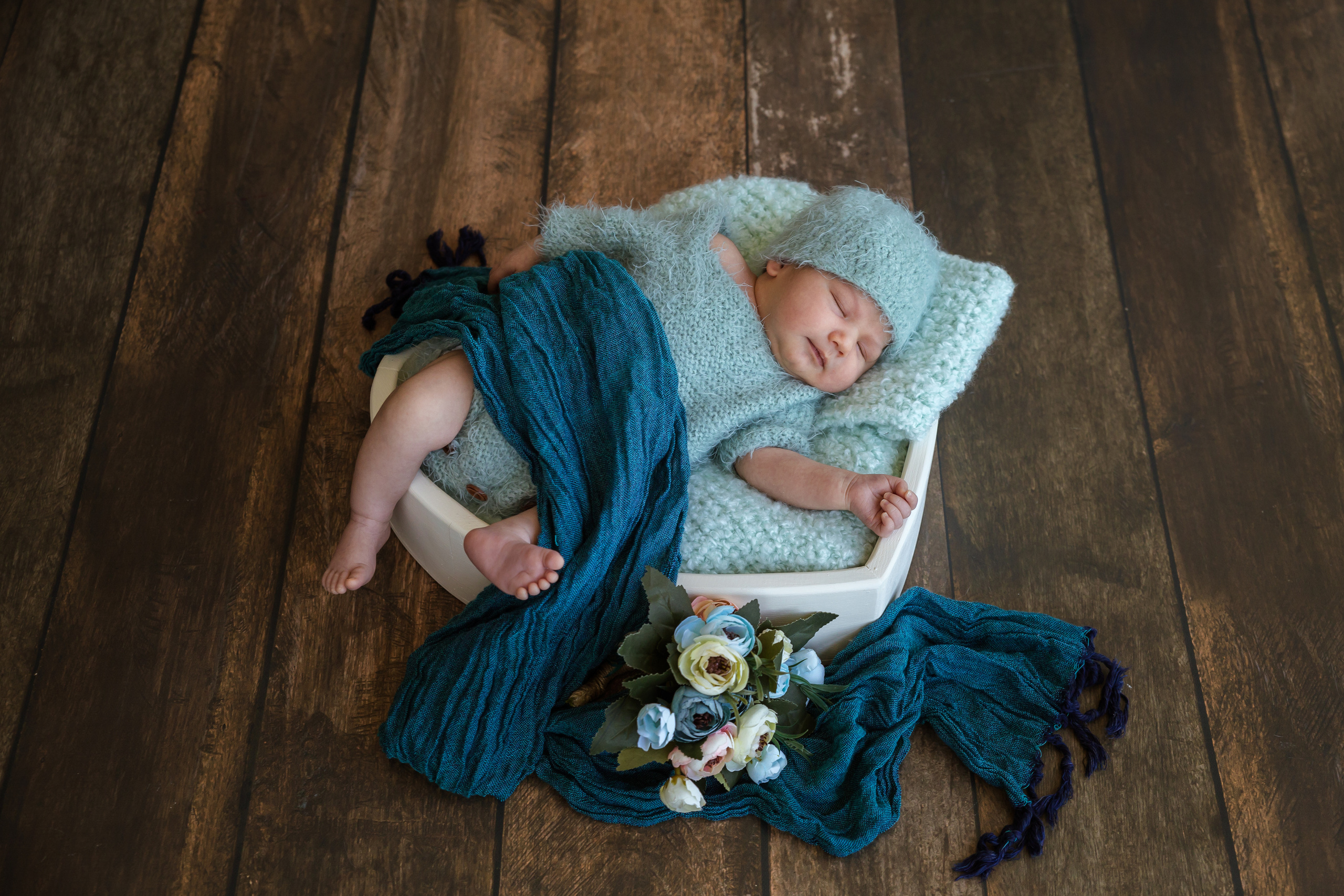 Newborn photoshooting. Professional family and children’s photographer in Izmir Irina Eron