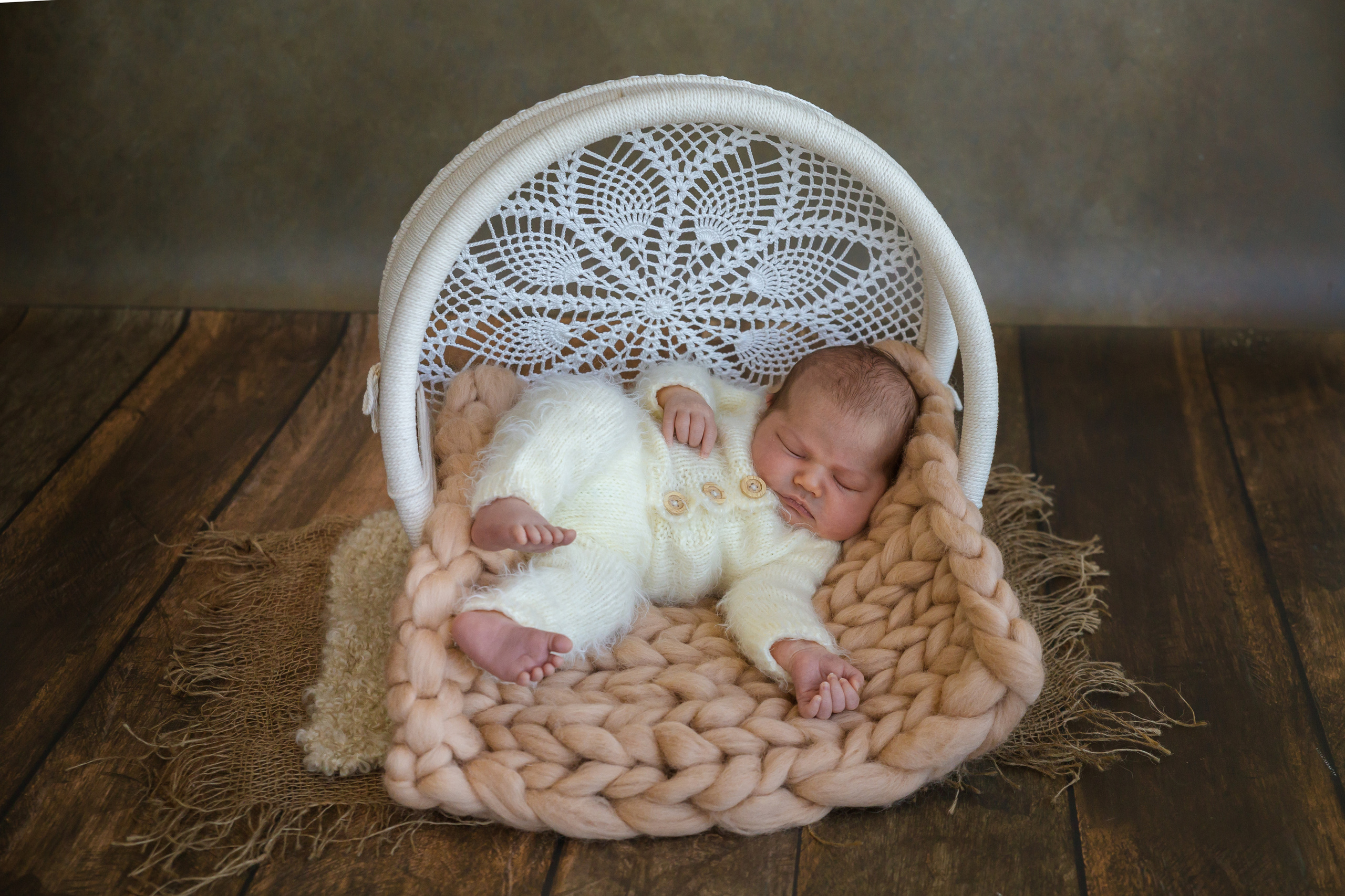 Newborn photoshooting. Professional family and children’s photographer in Izmir Irina Eron