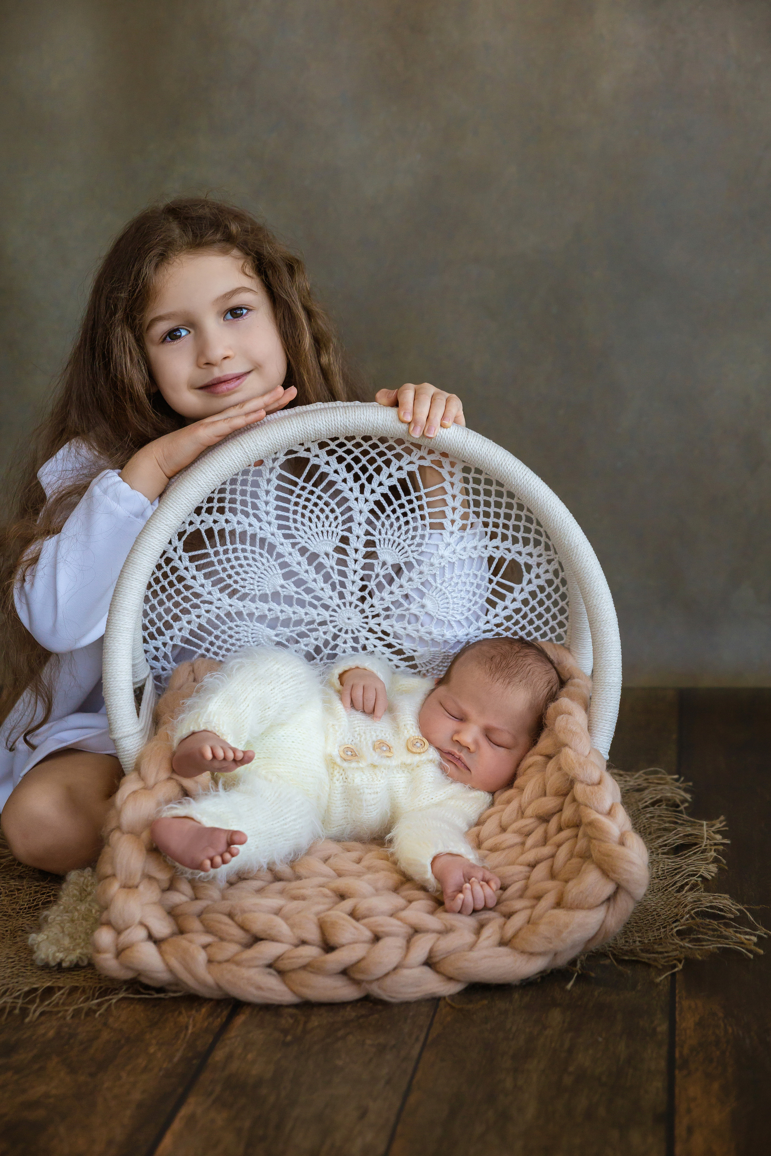 Newborn photoshooting. Professional family and children’s photographer in Izmir Irina Eron