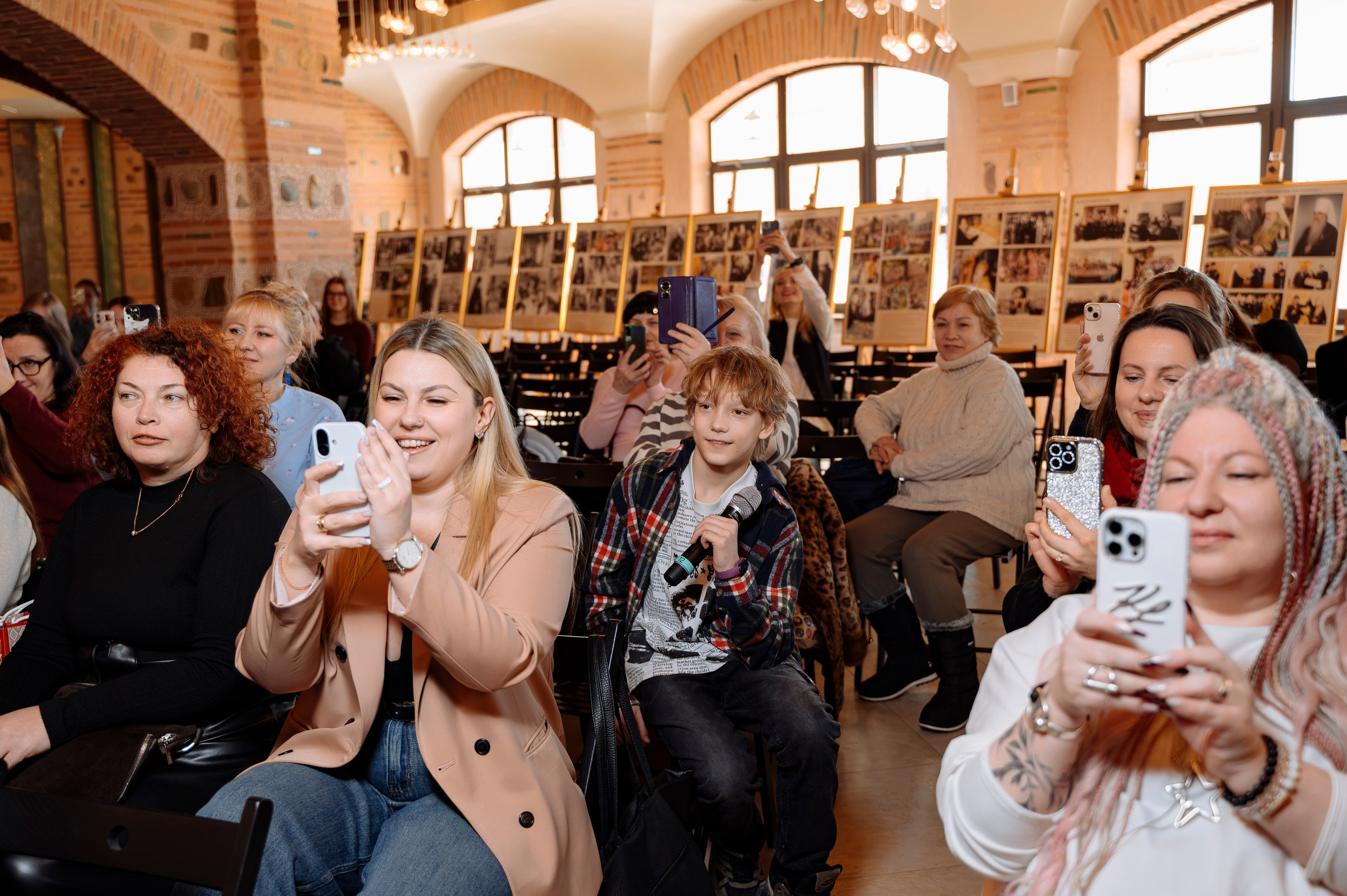 ФАН встреча участников проекта FACTOR.BY: Ибрагима Карасова и Шамхала Хачатуряна. Фотограф Беларусь — Ольга Шаповалова (Жардецкая)