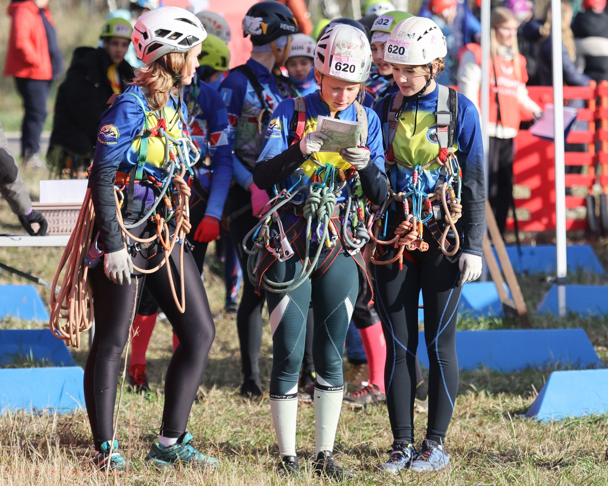Гонки Четырех — Races Of Four. Выпускные альбомы и школьный фотограф в Подольске, Троицке, Щербинке, Москве и Московской области