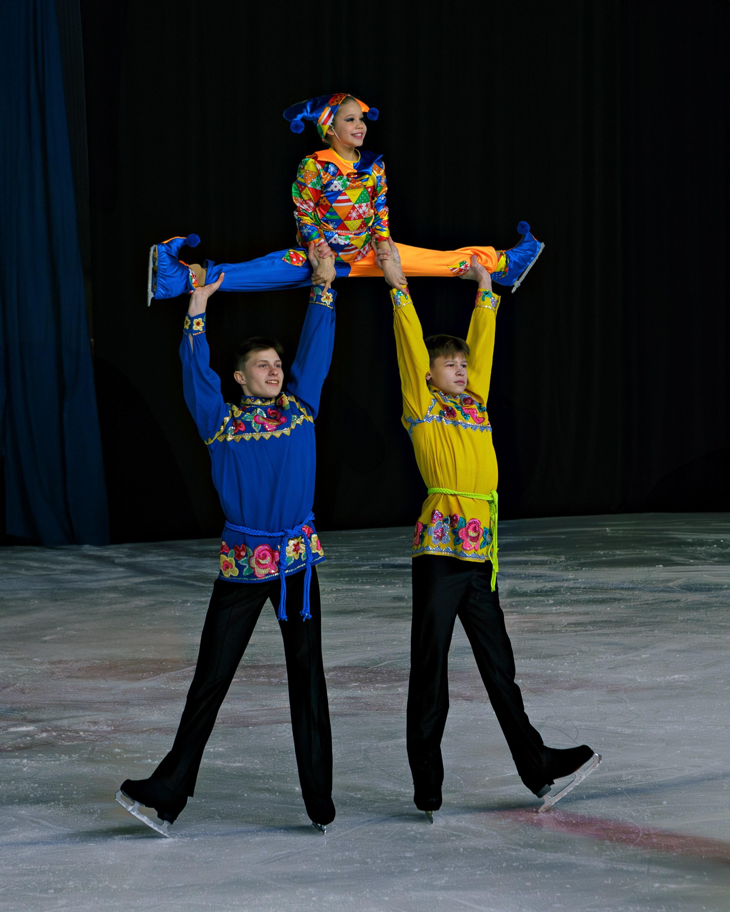 Детский театр на льду «АЛЕКО». Выпускные альбомы и школьный фотограф в Подольске, Троицке, Щербинке, Москве и Московской области