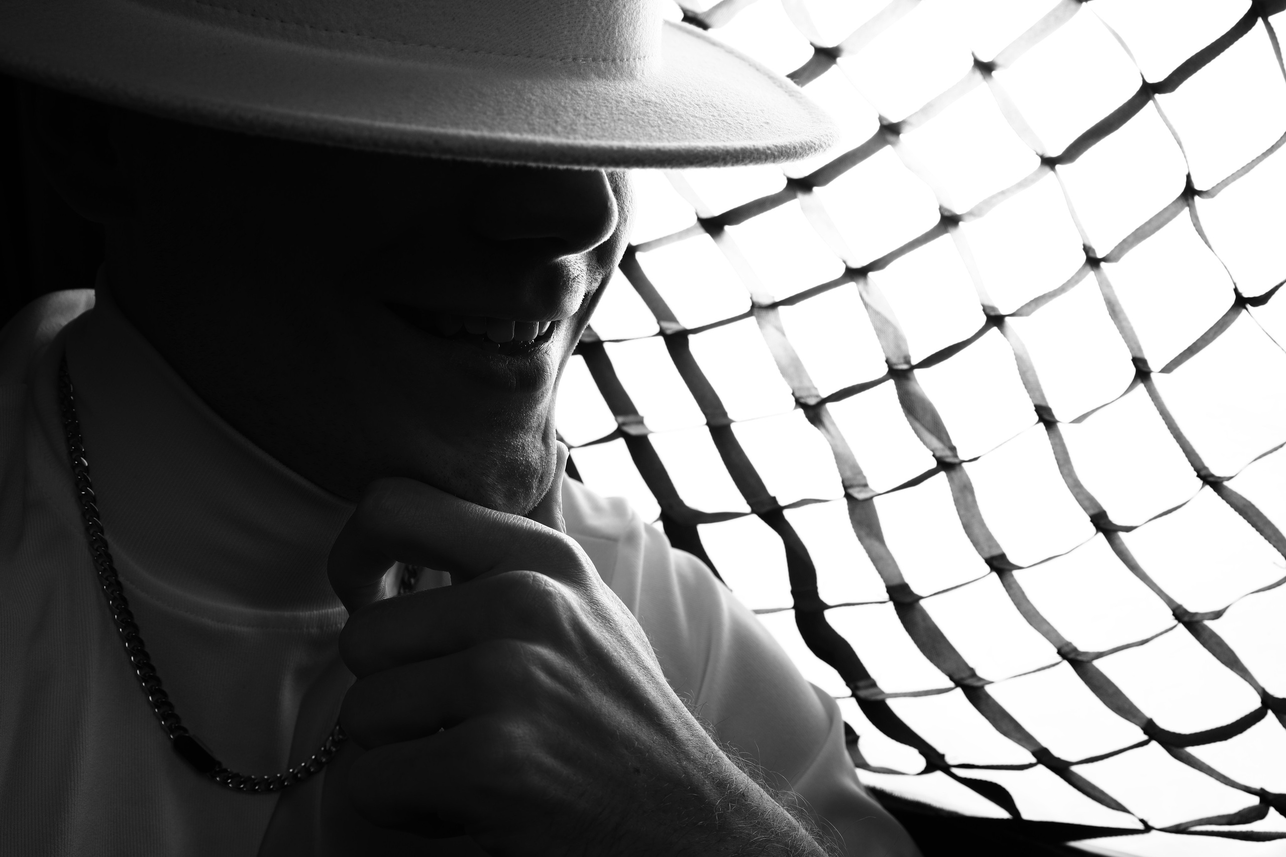 The White hat Alex. Профессиональный фотограф в Воронеже Владислав Крылов