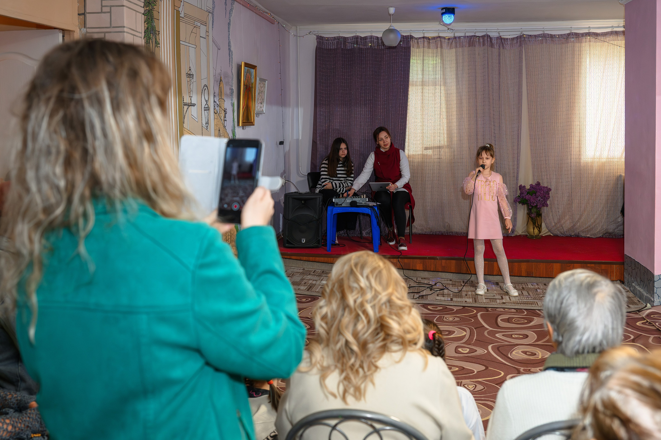 «Цветущий май». Семейный клуб «Открытый город»