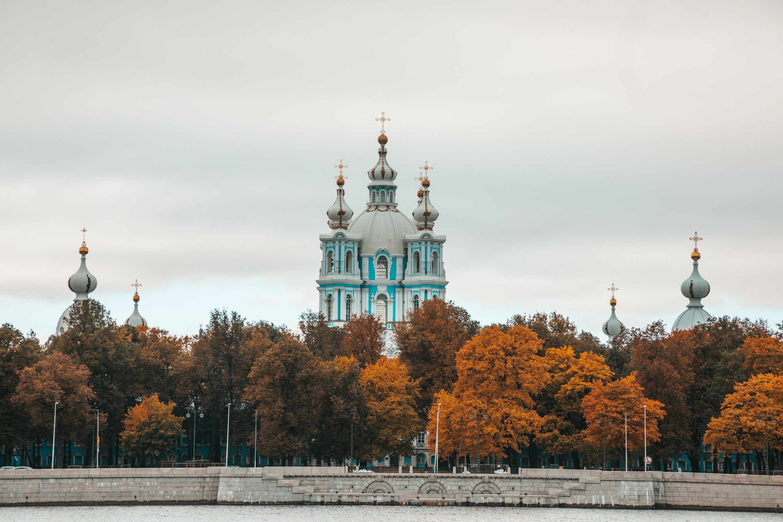 Крещение ребенка в Смольном соборе СПб. Фотограф крещение венчание в Петербурге! Помогает подобрать храм и посоветовал душевного батюшку в СПб