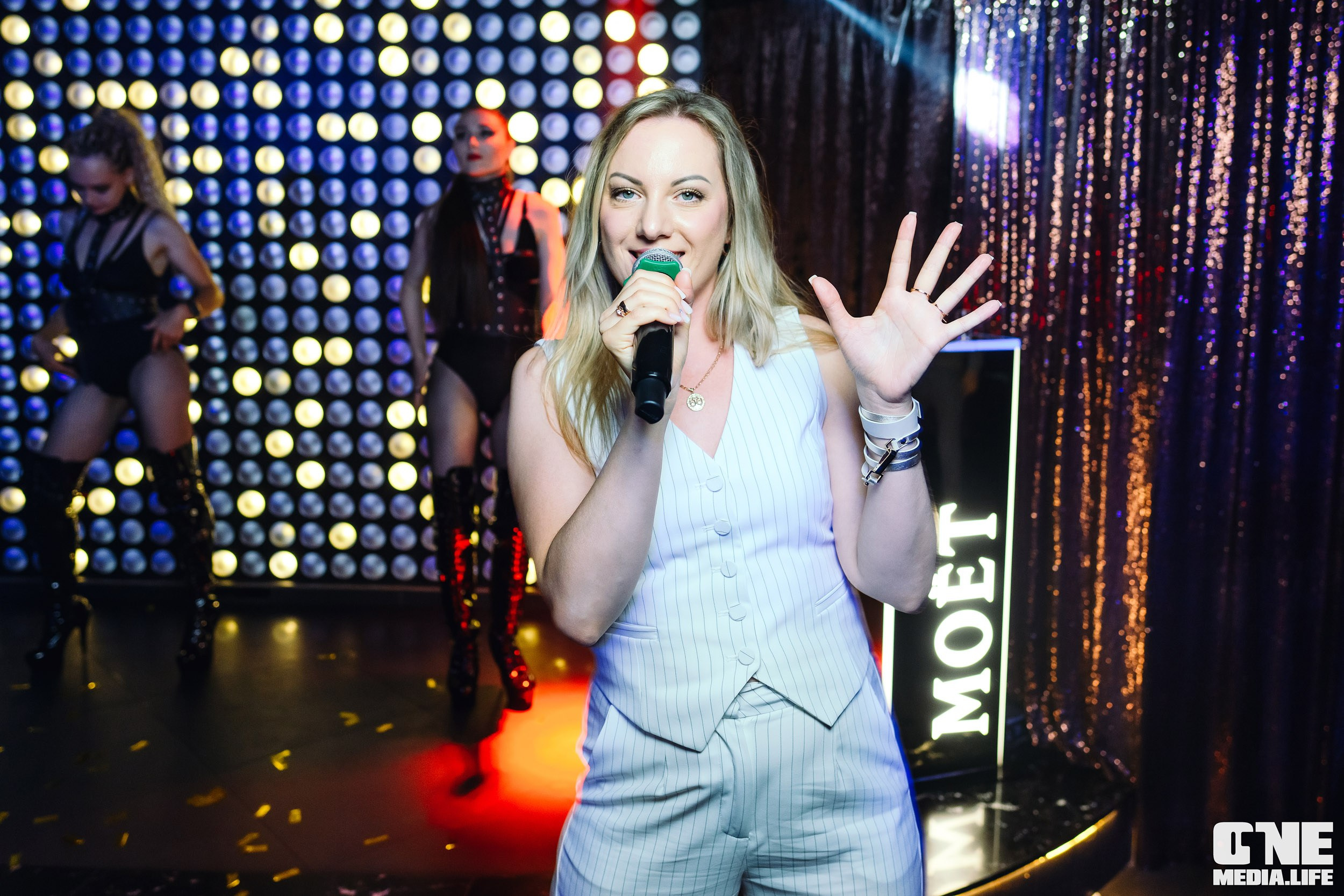 Фоторепортаж из караоке-клуба Эйфория. One Media Life: фоторепортажи, фотоотчеты с мероприятий и заведений