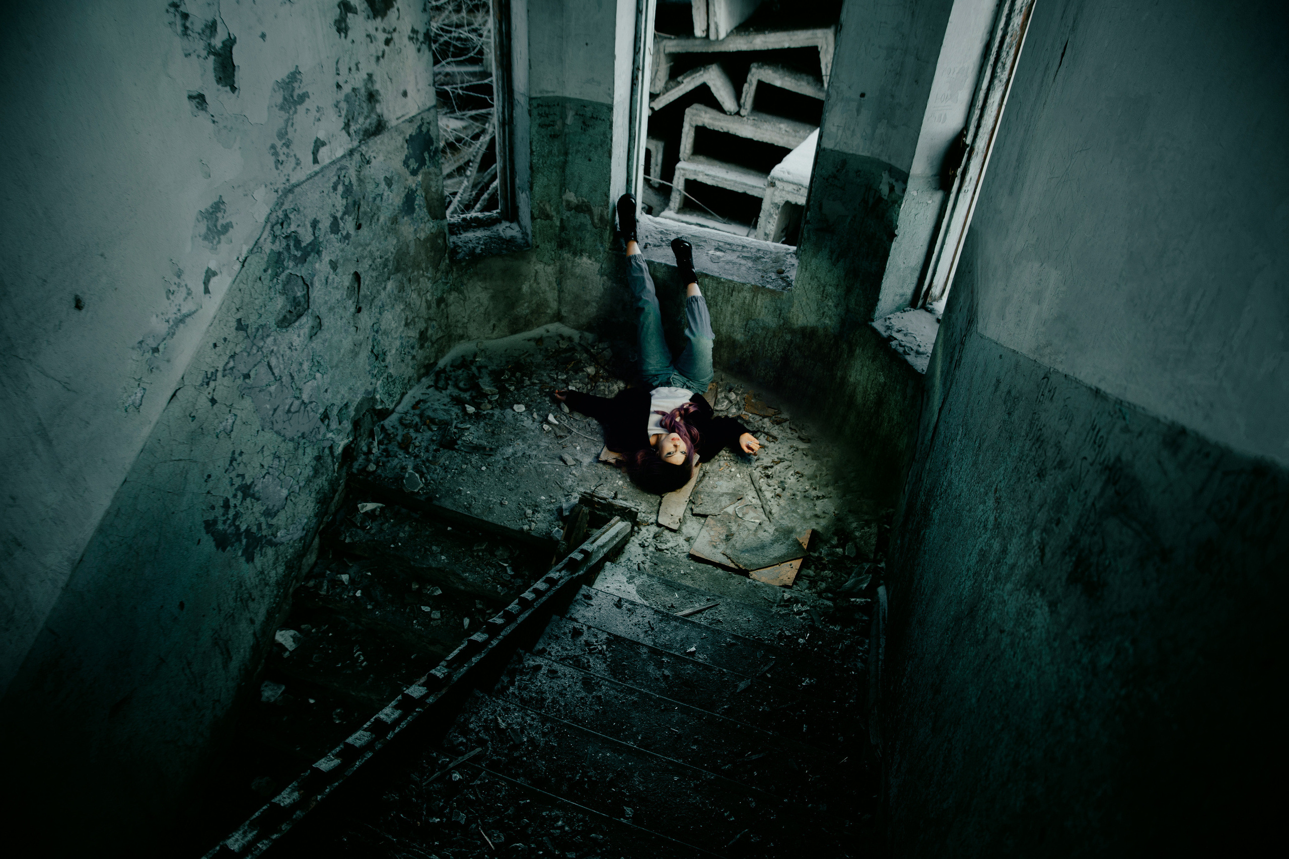 Фотоссесия в заброшенном здании, необычная идея для фотографии.