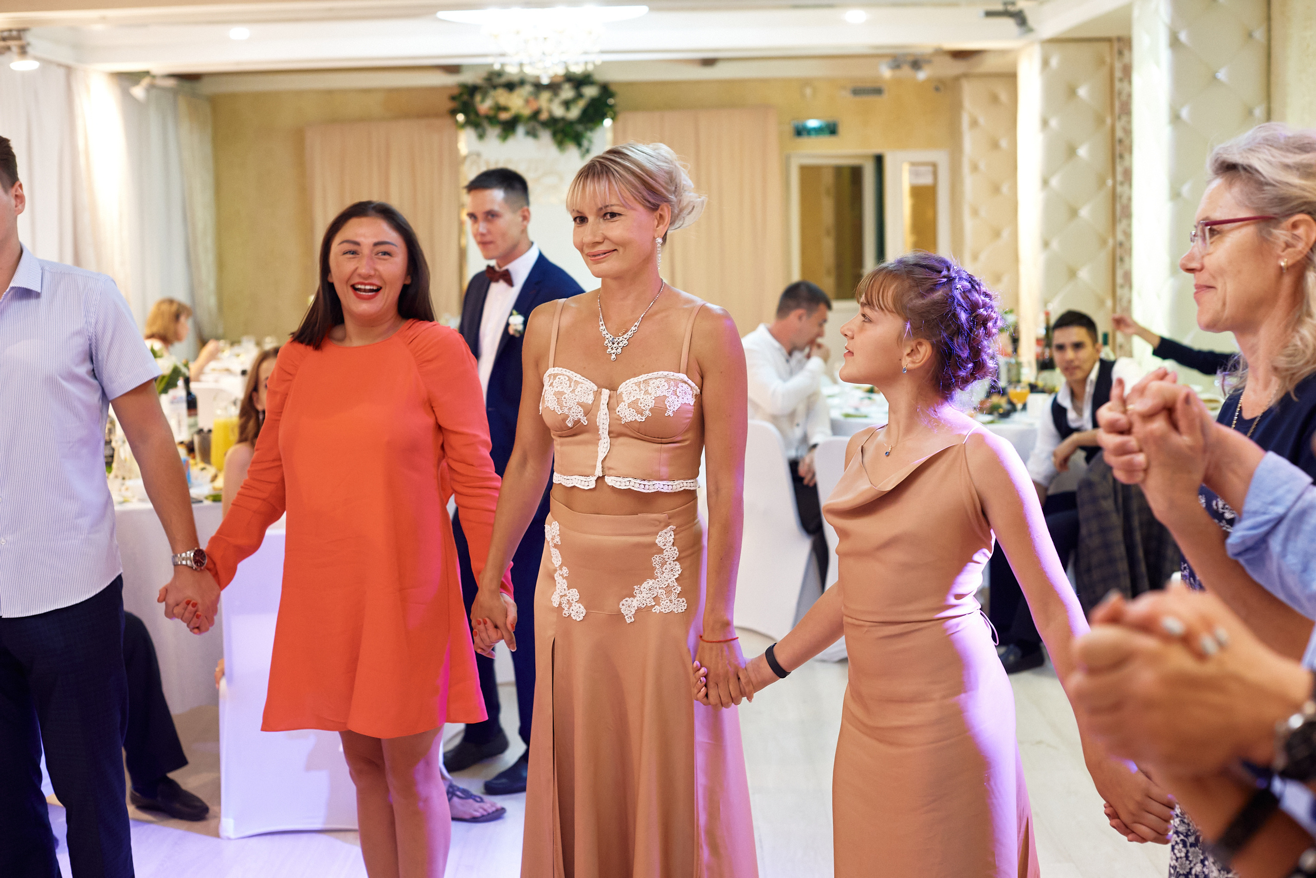 Свадебная фотосъёмка | Профессиональный свадебный фотограф Москва. Артём Савиных — профессиональный фотограф в Москве | Репортажи, свадьбы, портреты