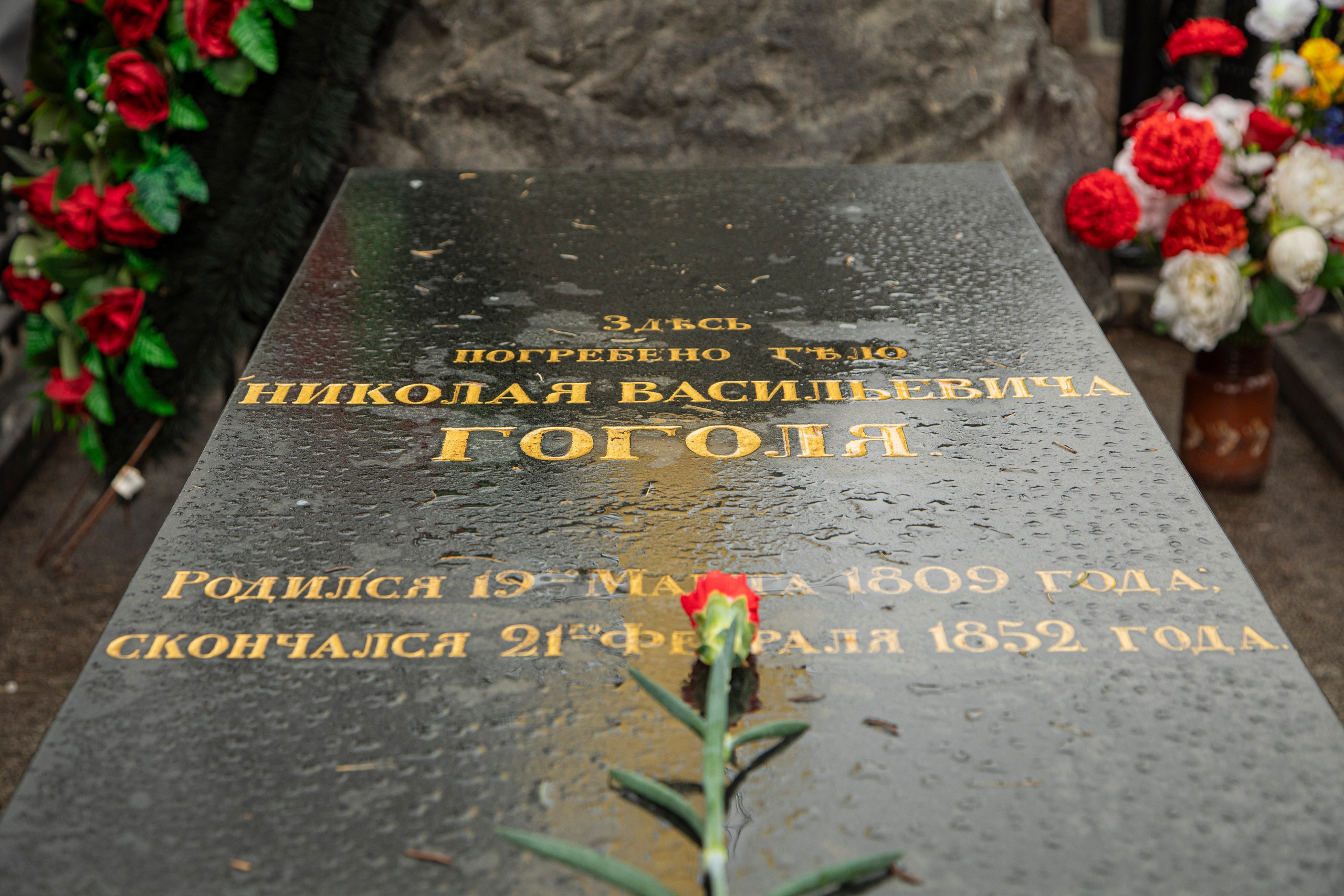 Осенняя прогулка по Новодевичьему кладбищу. Фотограф Сергей Ловкий