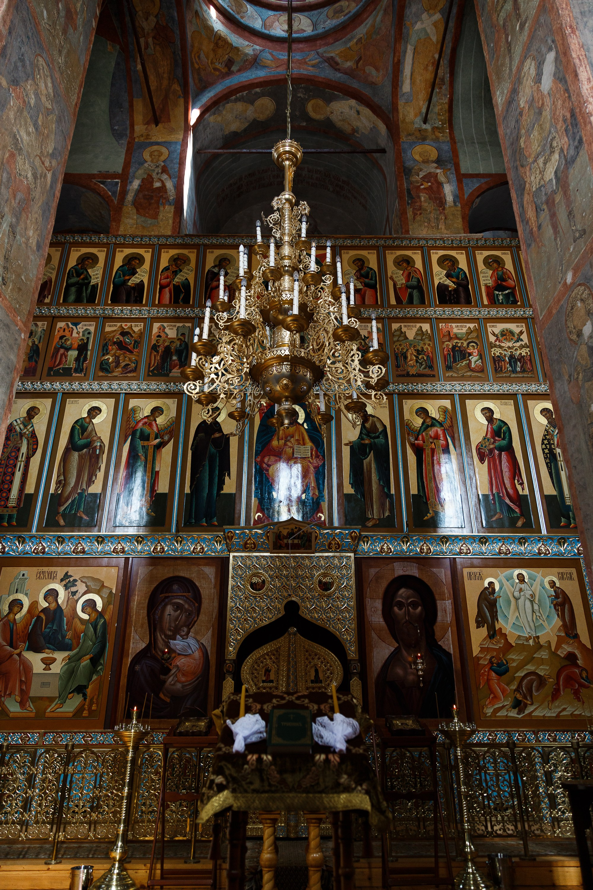 Венчание в Больших Вязёмах: фотограф в Преображенском храме | Запечатлейте свою любовь