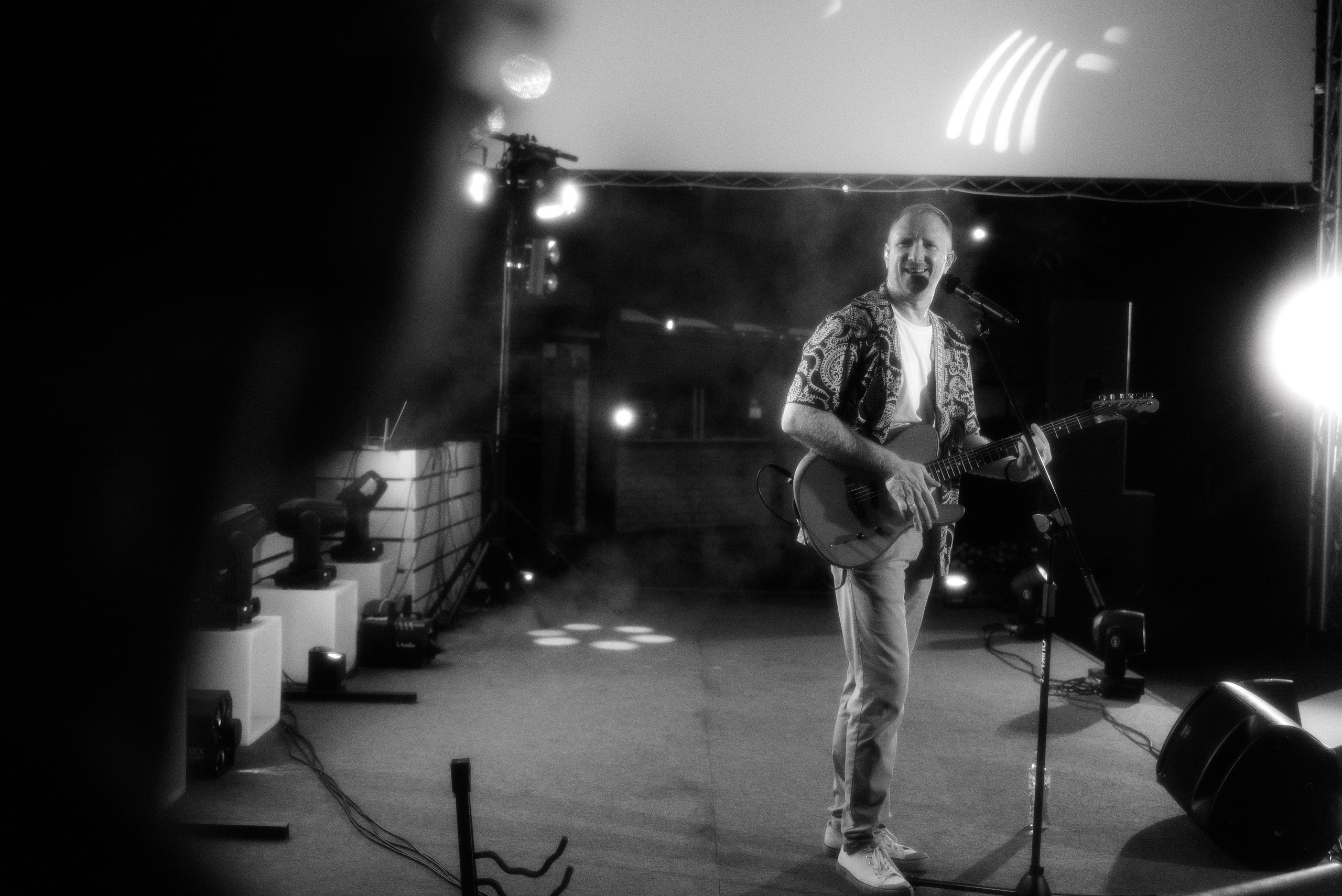 Братья Грим в Сочи — эмоции на сцене и энергичные выступления Константина Бурдаева