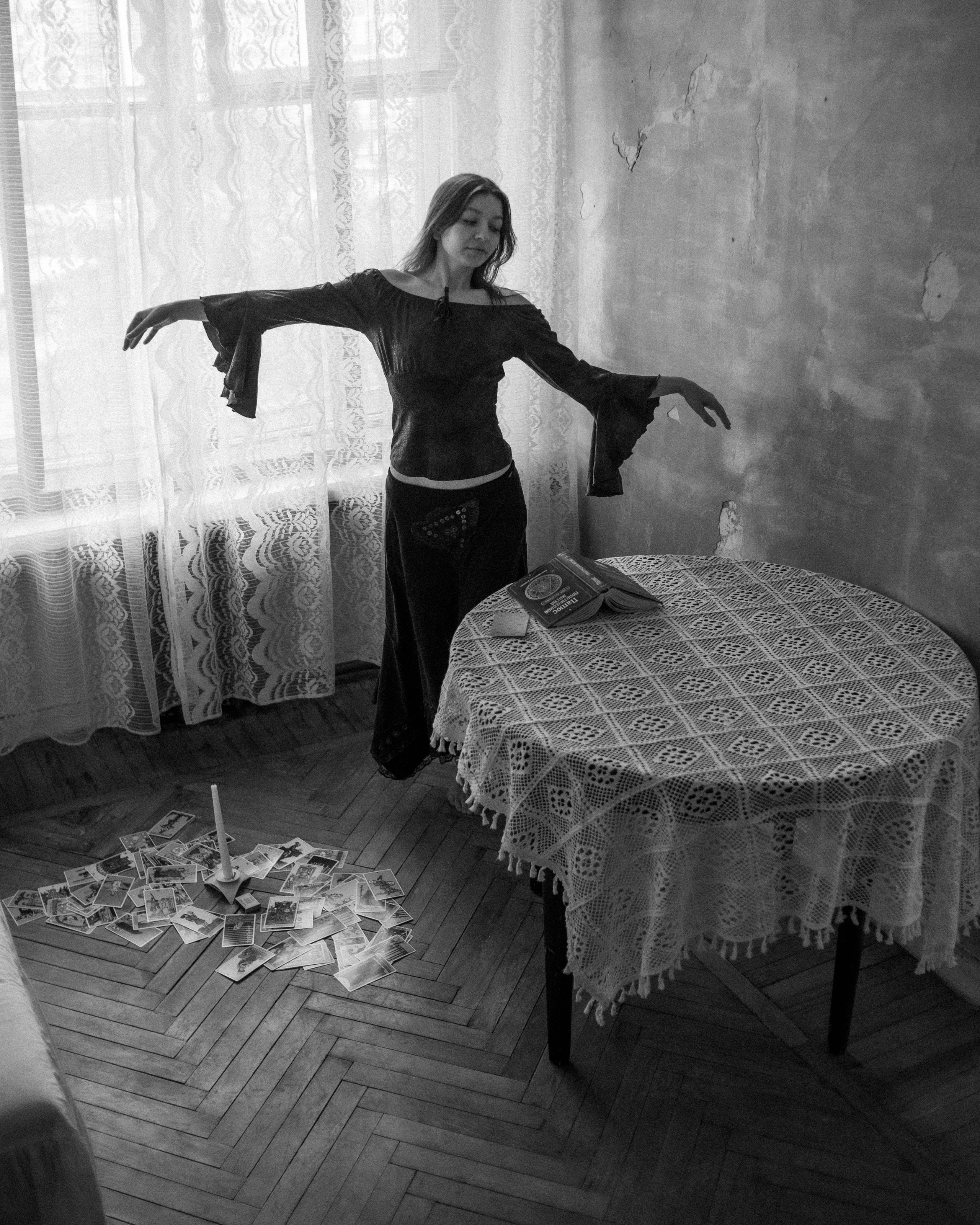 Аня. Женский фотограф. Создатель украшений ручной работы. Модель