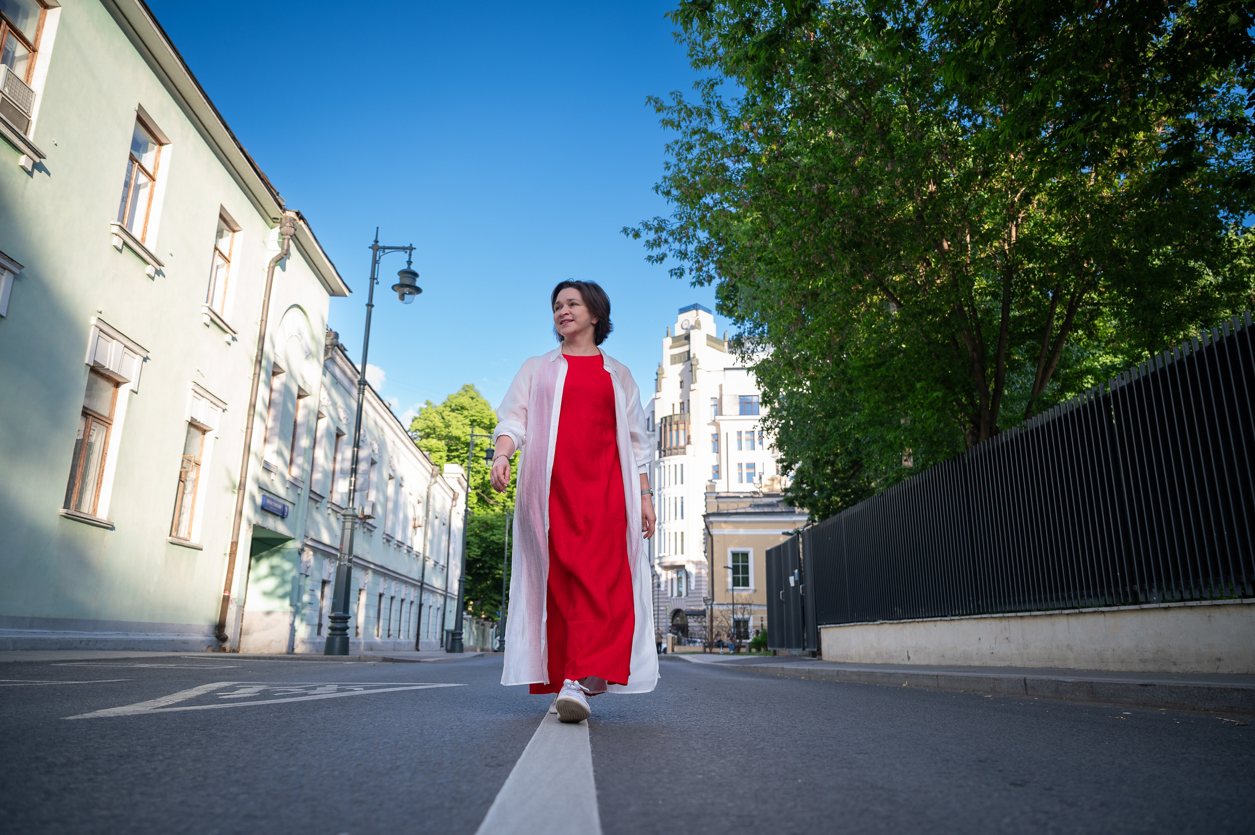 Фотопрогулка по Пречистенке с Адель. Портретный фотограф в Москве Евгений Кемайкин