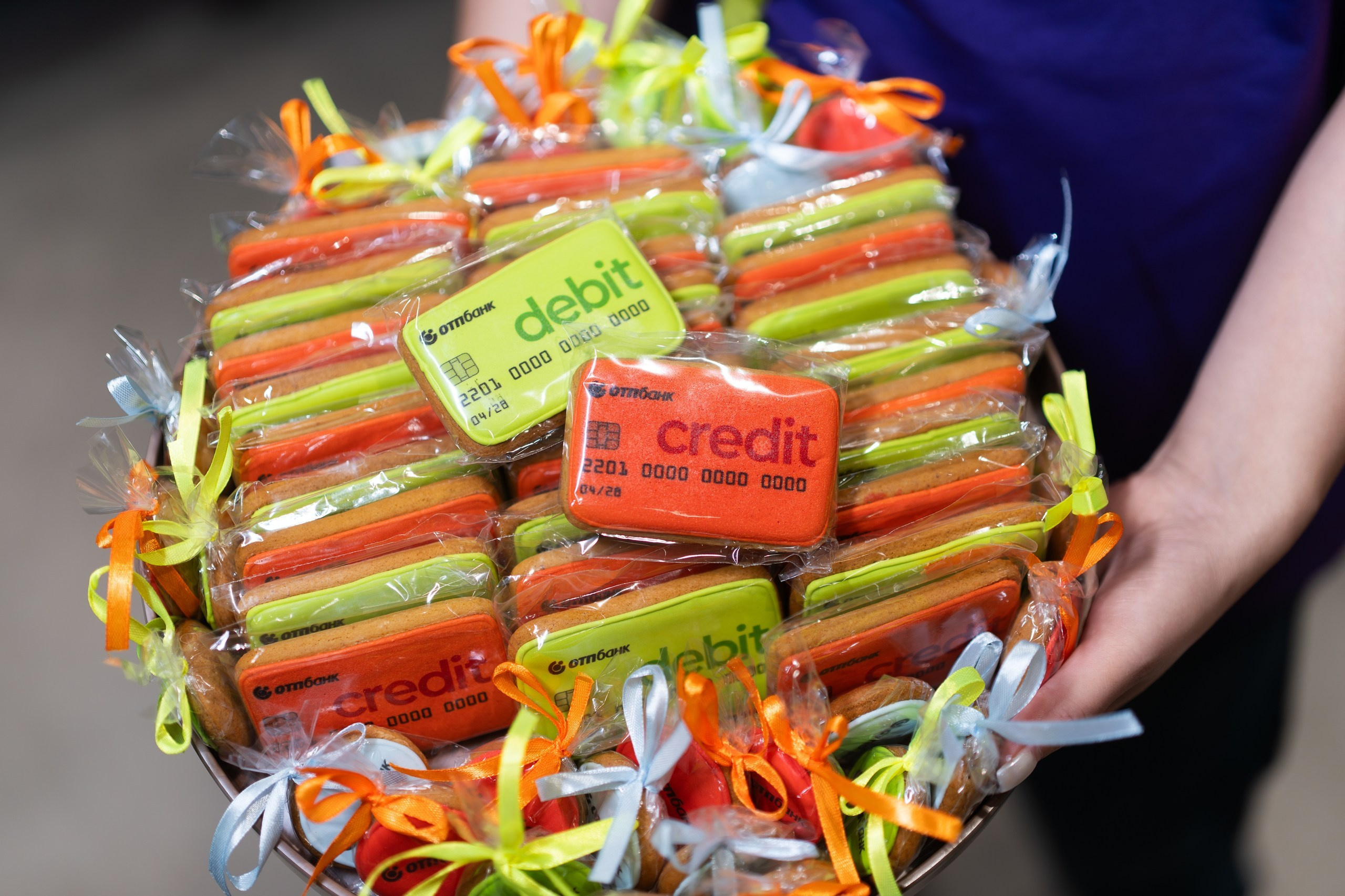 Открытие нового офиса ОТП Банка в Уфе — интерьер, сотрудники, ленточка