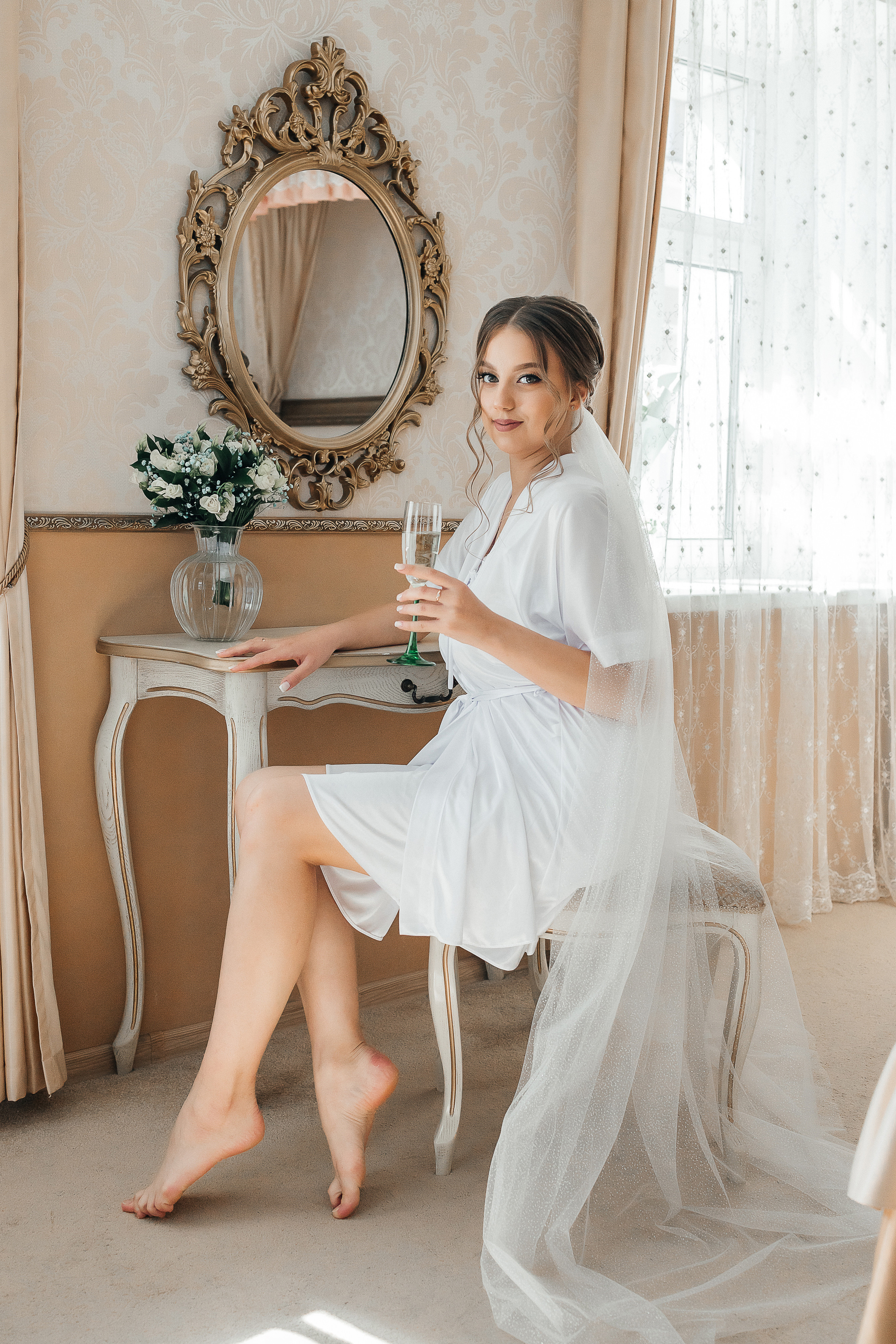 Выездная свадебная церемония у декоративного водоёма. Олег Сверчков | Свадебный фотограф Вологда