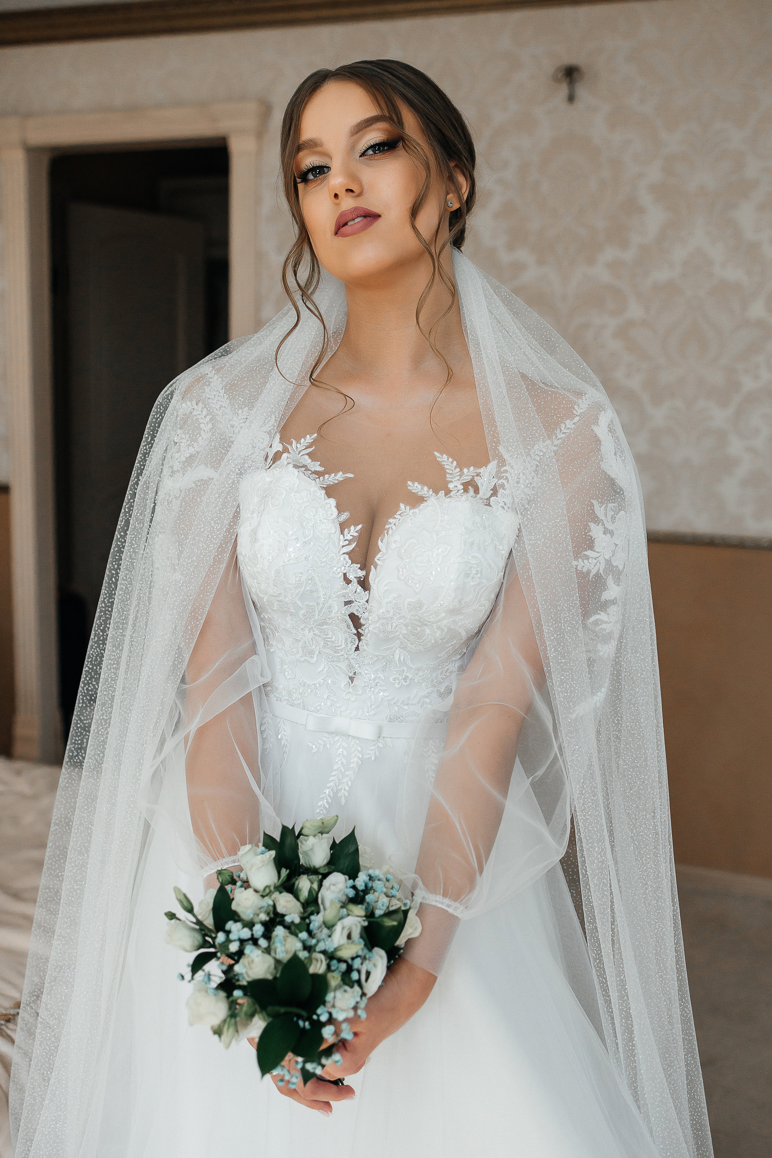 Выездная свадебная церемония у декоративного водоёма. Олег Сверчков | Свадебный фотограф Вологда