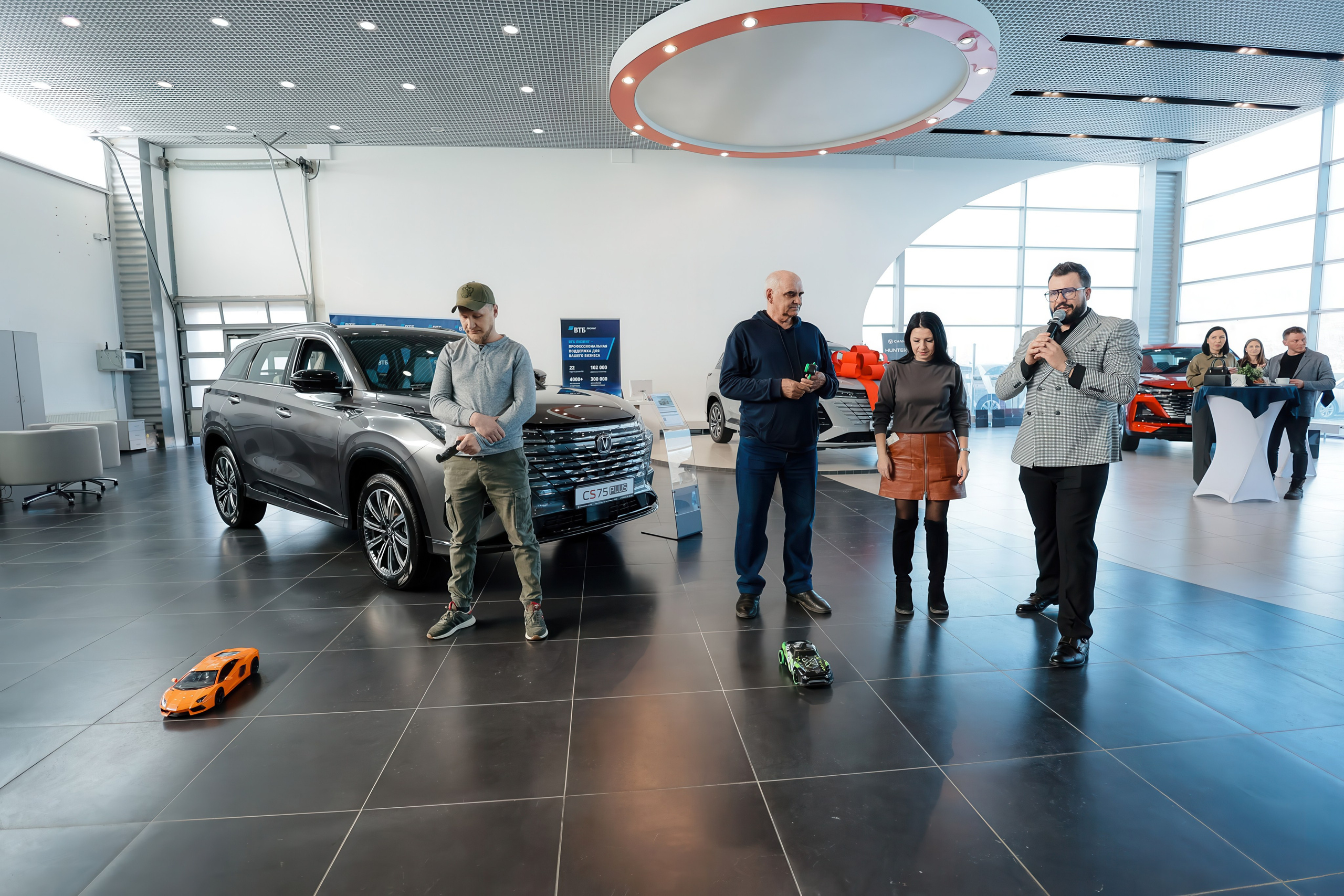 01.03 Автосалон-2000. Презентация нового ChanGan. Команда специалистов в мире фотографии и видео. Детский фотограф, семейный фотограф