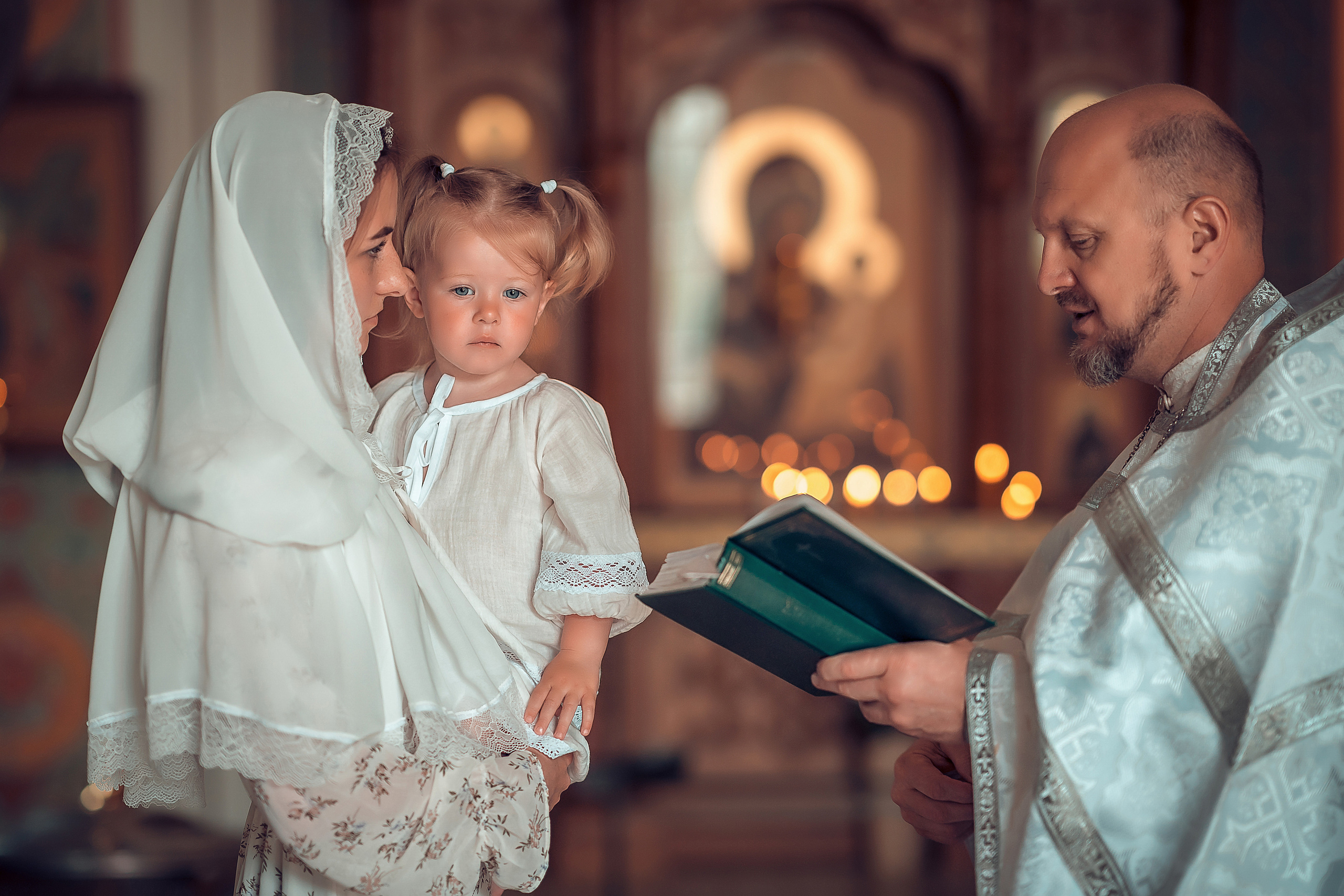 Крещение малышки в Красноярске. Фотограф на Крещение и Венчание в Красноярске Рамазанова Юлия
