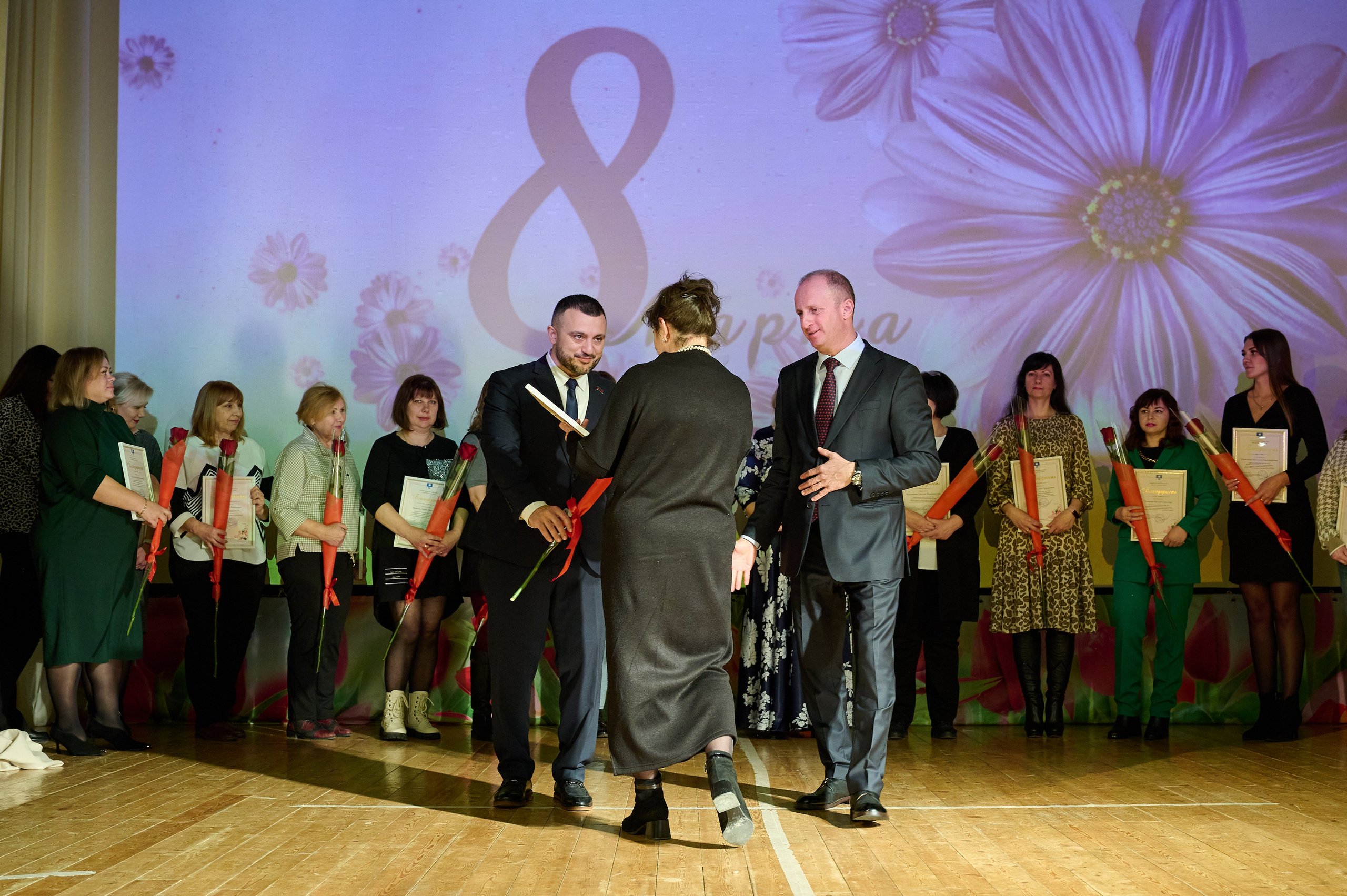 8 марта в Кабардинке. Жизнь курорта Кабардинка в фотографиях