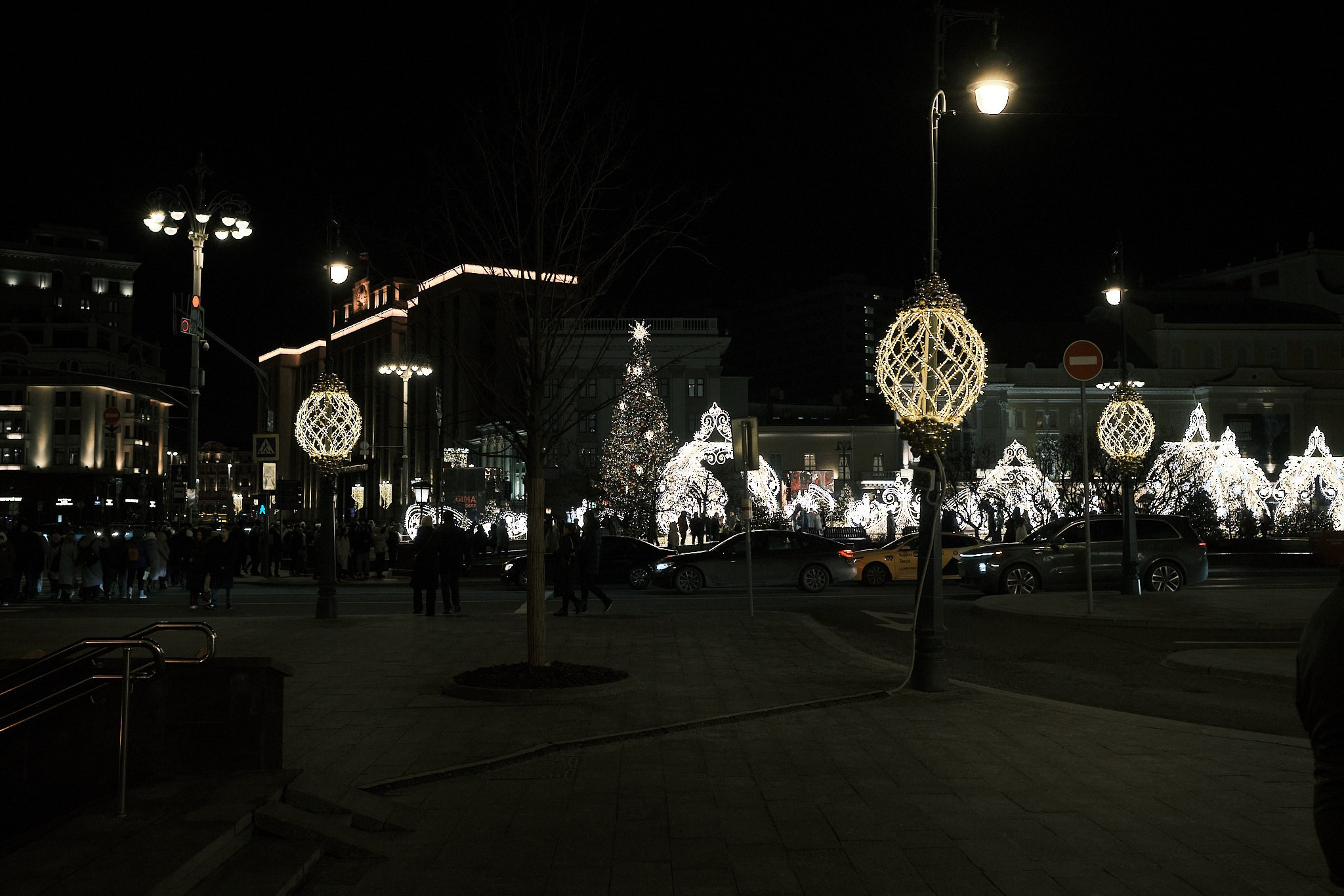 Москва без снега. Фотографъ Сергѣевъ. Поймать мгновеніе