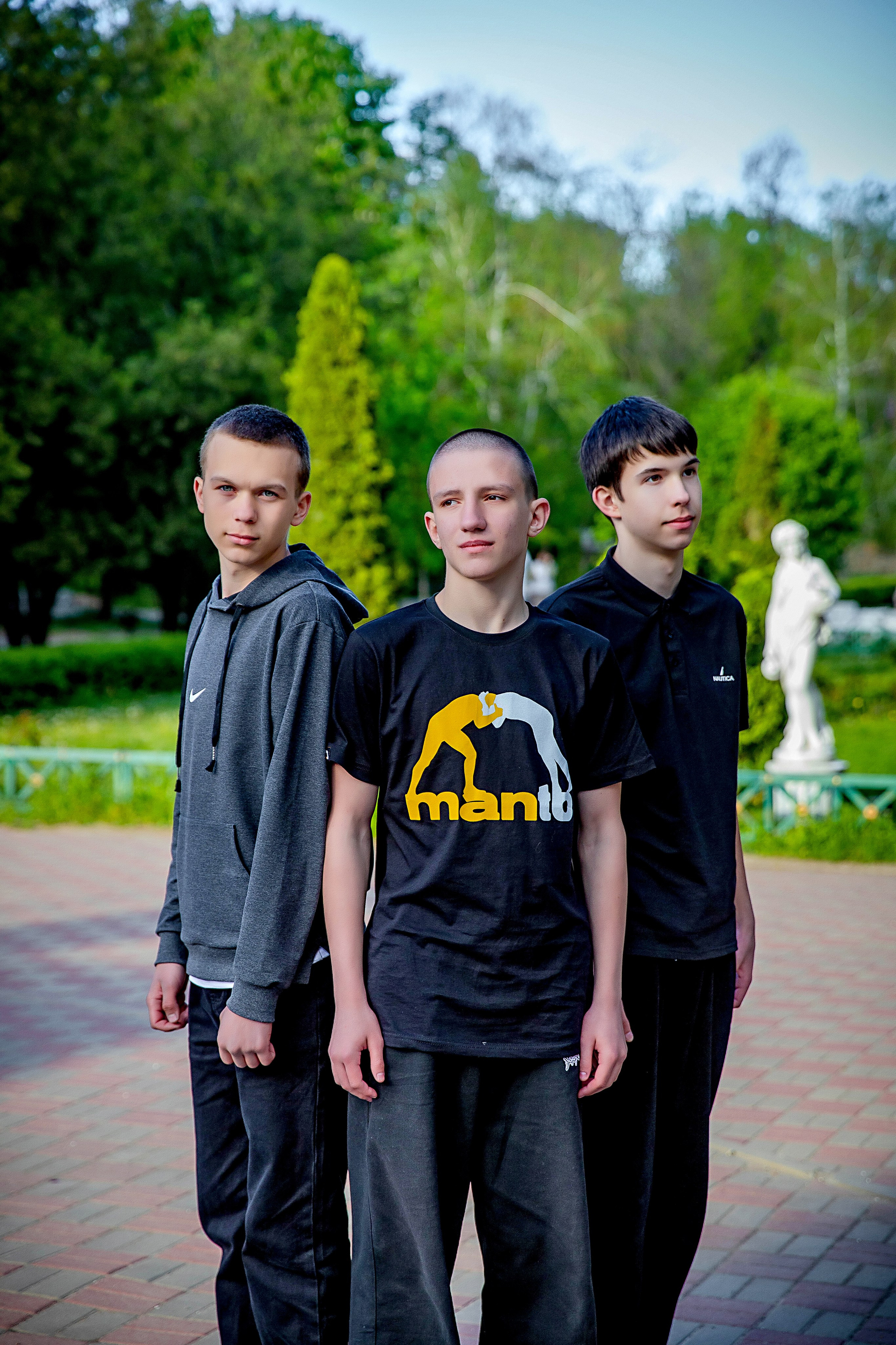 Выпускные (школьные) альбомы (книги) в Ростове-на-Дону. Современные Выпускные Альбомы в Ростове-на-Дону