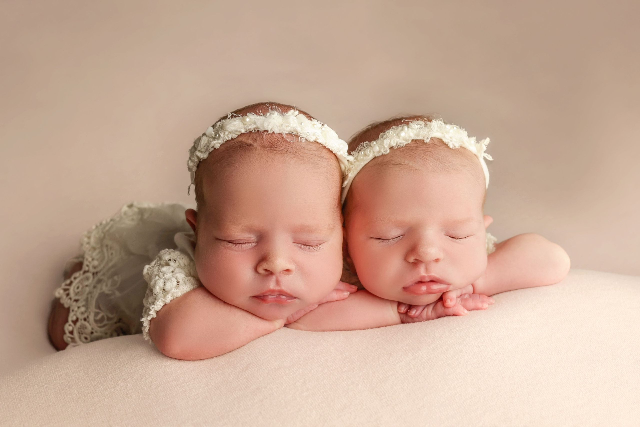 Фотограф новорождённых Минск — стоимость newborn фотосессии в Минске