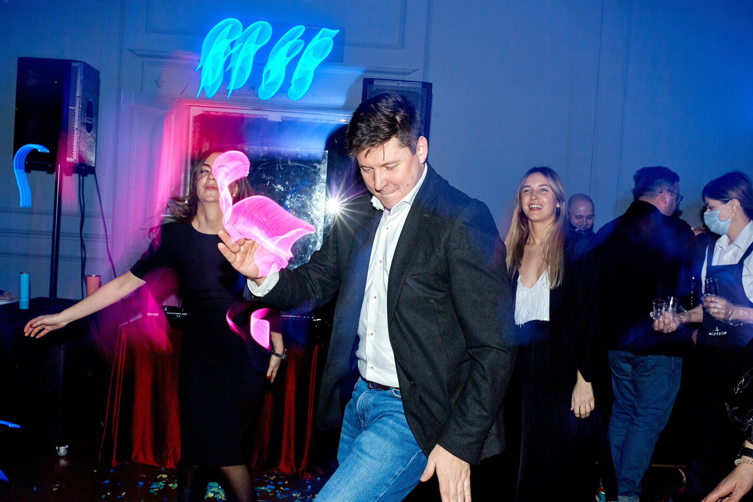 Фотограф на юбилей в Москве, заказать услуги фотосъёмки — Цены и стоимость услуг профессионального фотографа на юбилей