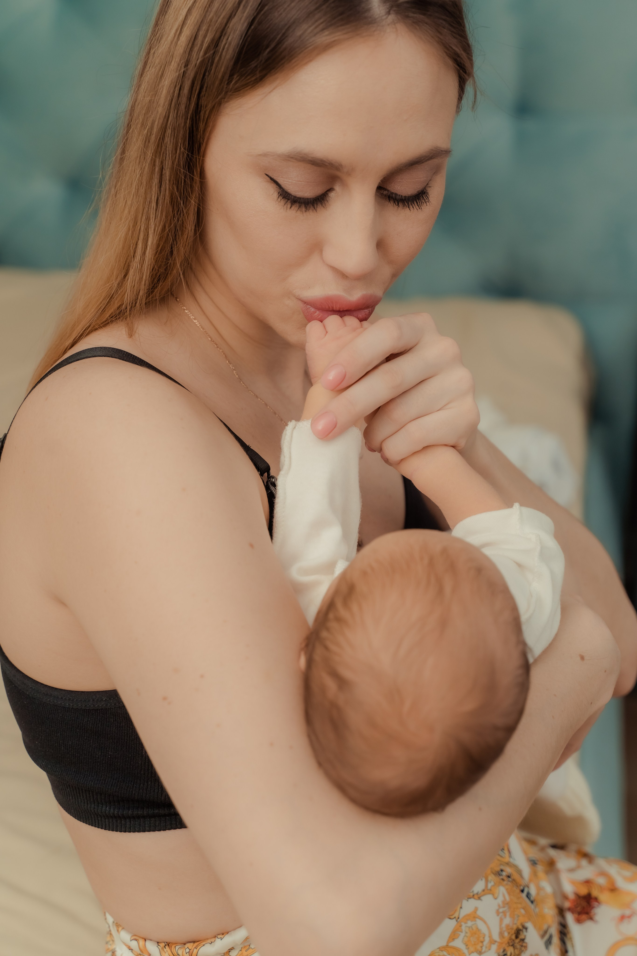 Фотосъемка новорожденного в минималистичном стиле