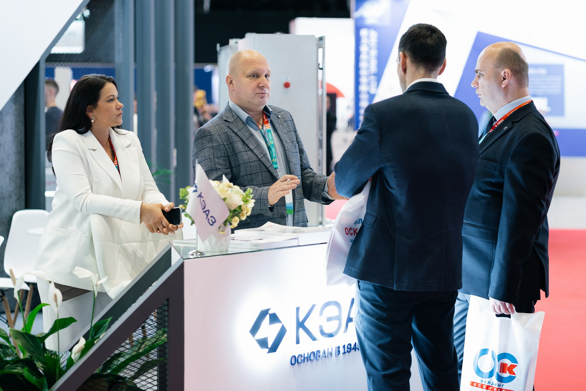 Репортажная съёмка выставки в Санкт-Петербурге: фотосъёмка стенда КЭАЗ. Деловой портрет и бизнес фотография в Санкт-Петербурге