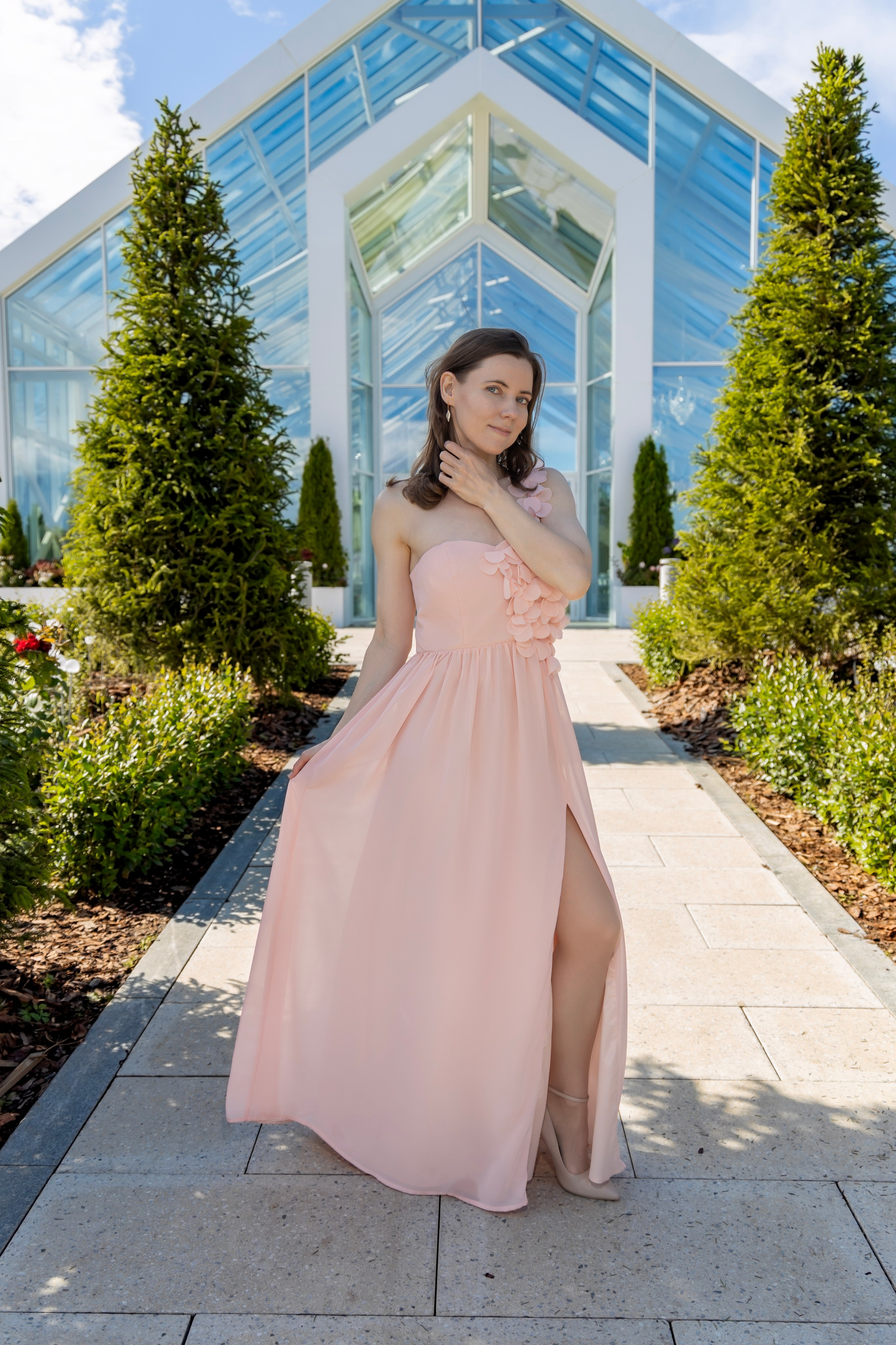 Фотосессия на новой набережной Коломенского: нежность, цветы и вдохновение. Репортажный, семейный и студийный фотограф в Москве Демин Алексей