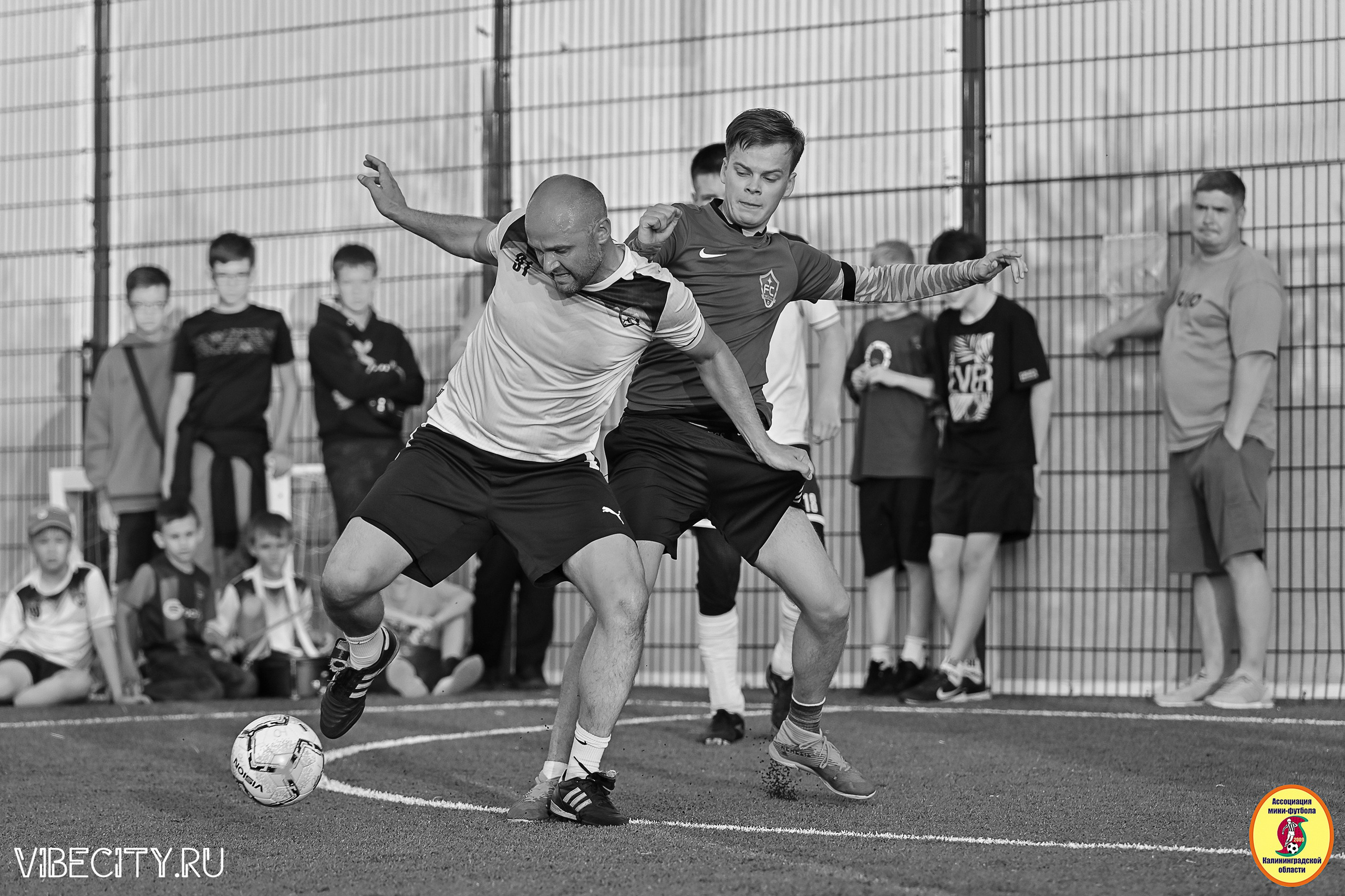ИГРЫ МИНИ-ФУТБОЛЬНОЙ И КОРПОРАТИВНОЙ ЛИГИ. VIBECITY.RU Вайб Сити Ру Фоторепортажи Фотоотчеты Калининград