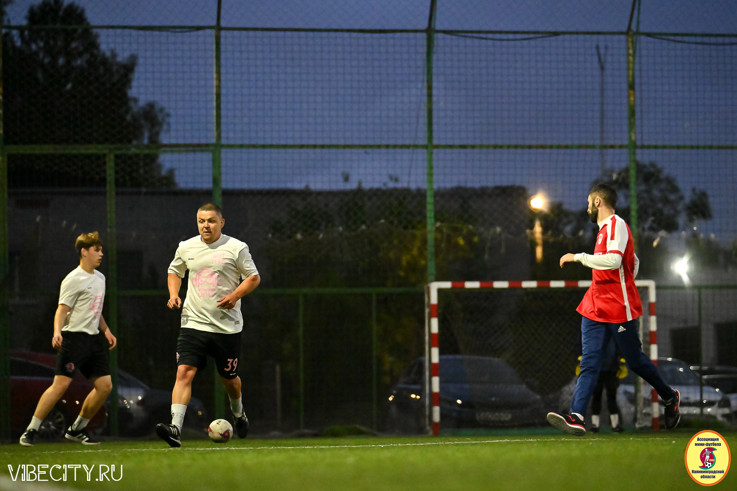 ИГРЫ МИНИ-ФУТБОЛЬНОЙ И КОРПОРАТИВНОЙ ЛИГИ. VIBECITY.RU Вайб Сити Ру Фоторепортажи Фотоотчеты Калининград