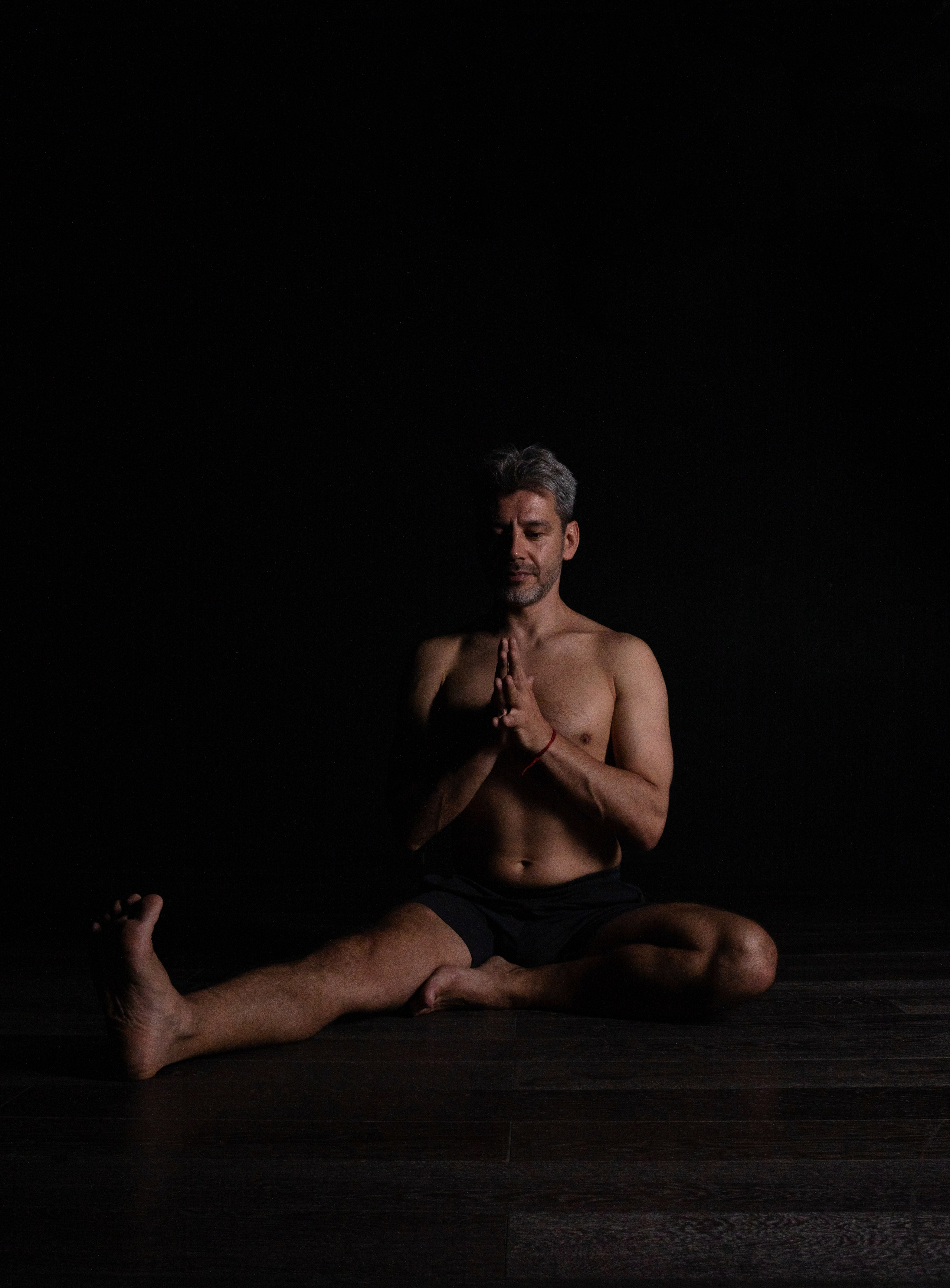 Йога тренера и йога студии. Живые снимки! Фотограф Даша Бендер