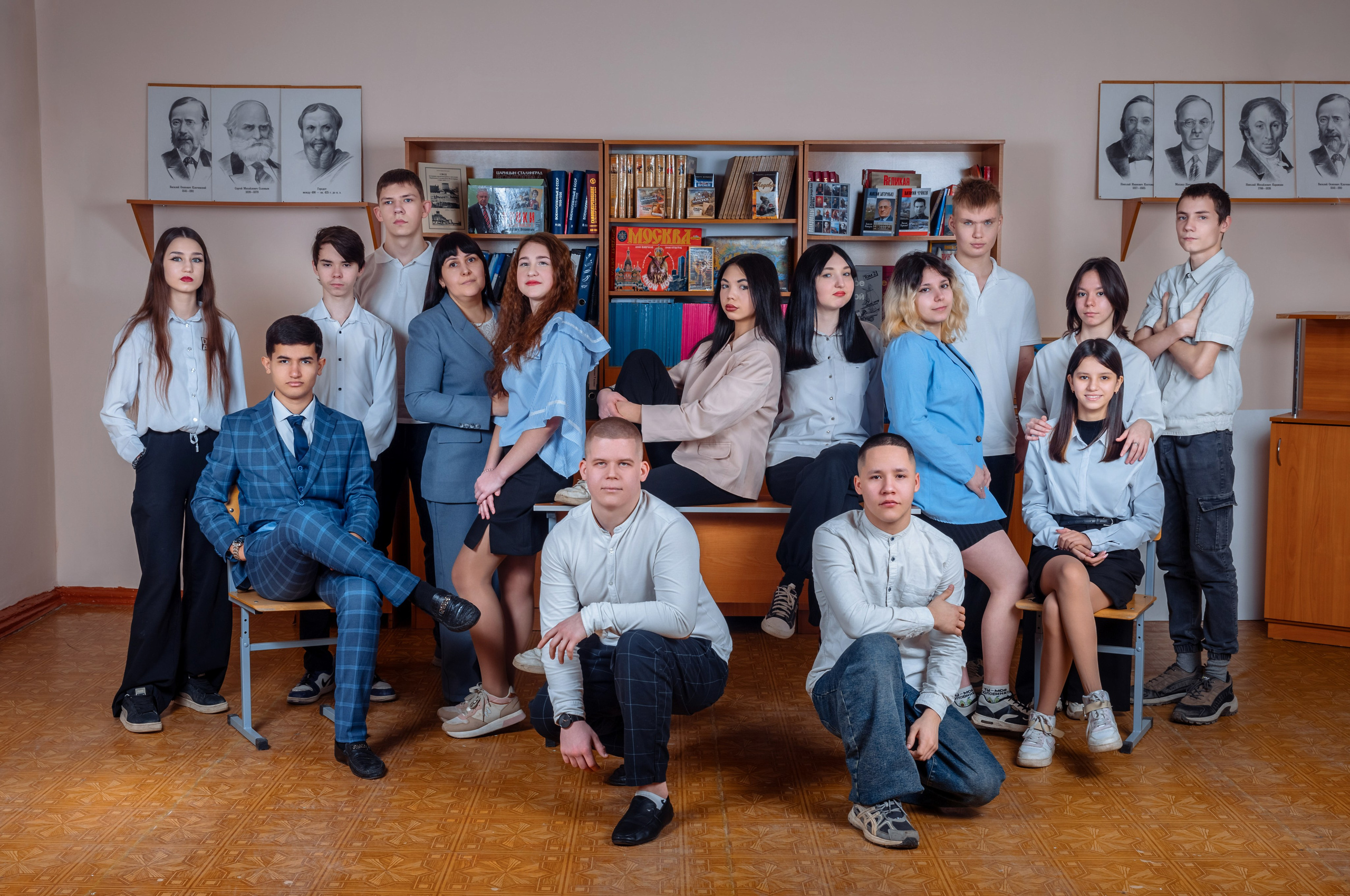 Старшая школа. Выпускные школьные фотоальбомы для школ и детских садов в Волгограде и Волжском