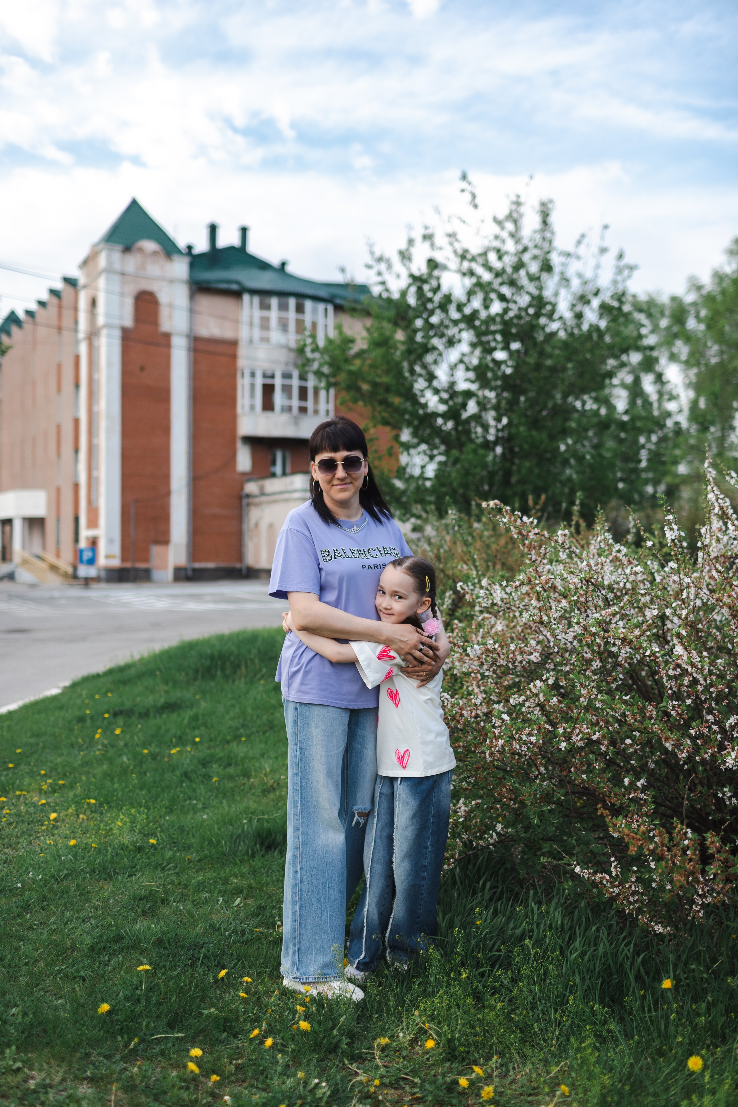 Мадина в цветущем парке. Семейный и детский фотограф в Хабаровске Алевтина Проскурякова