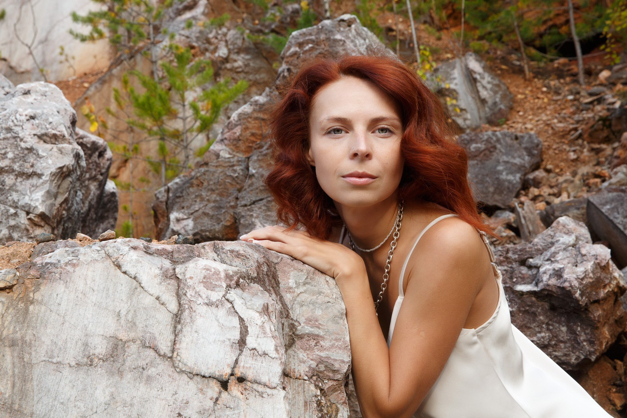 Бьюти портрет в карьере: эстетика мощи и нежности в одном кадре | Портретный фотограф Екатеринбург