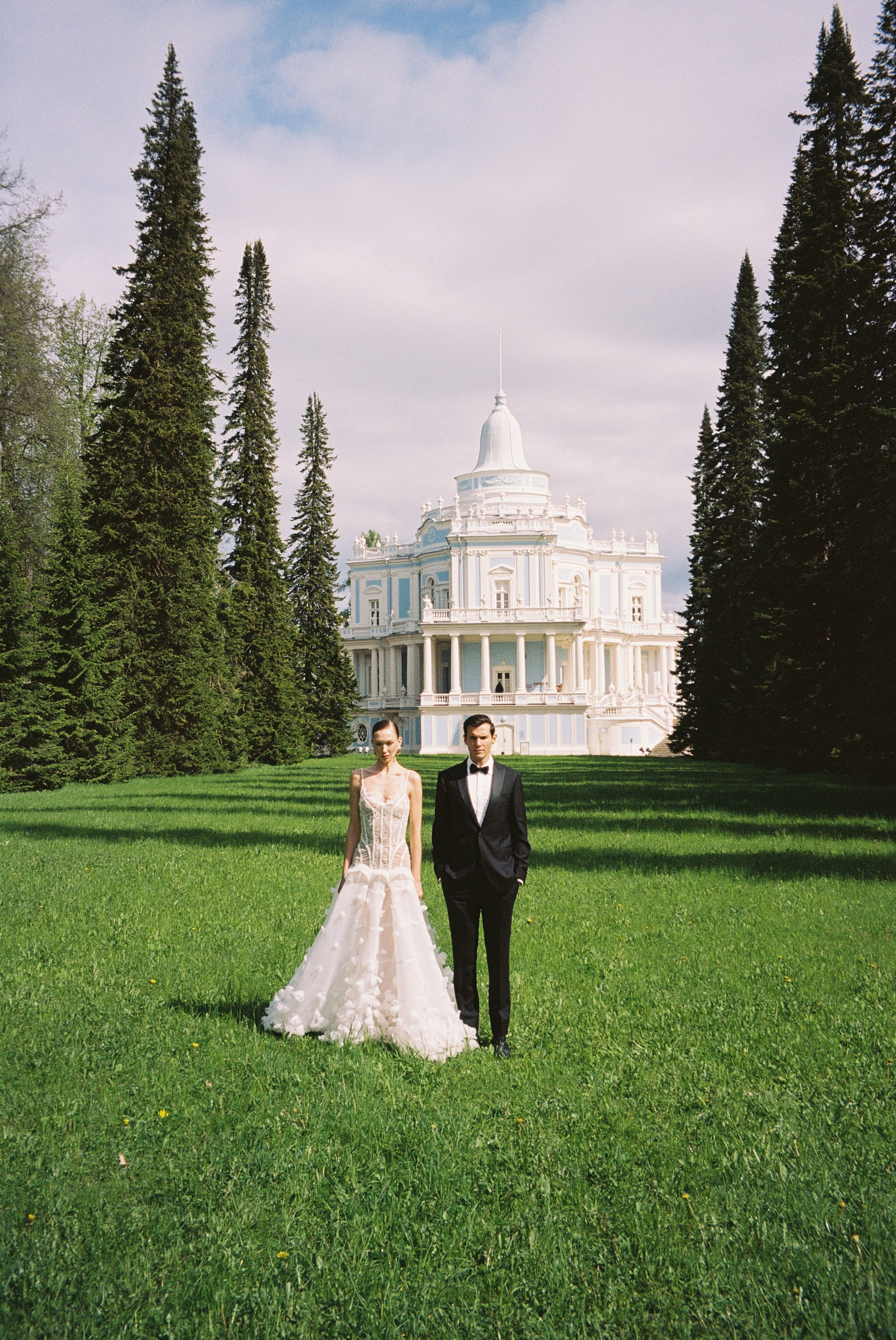 Свадебная фотосессия в Ораниенбауме. Свадебный фотограф в Москве Элина Ларченкова. Фото, которые цепляют