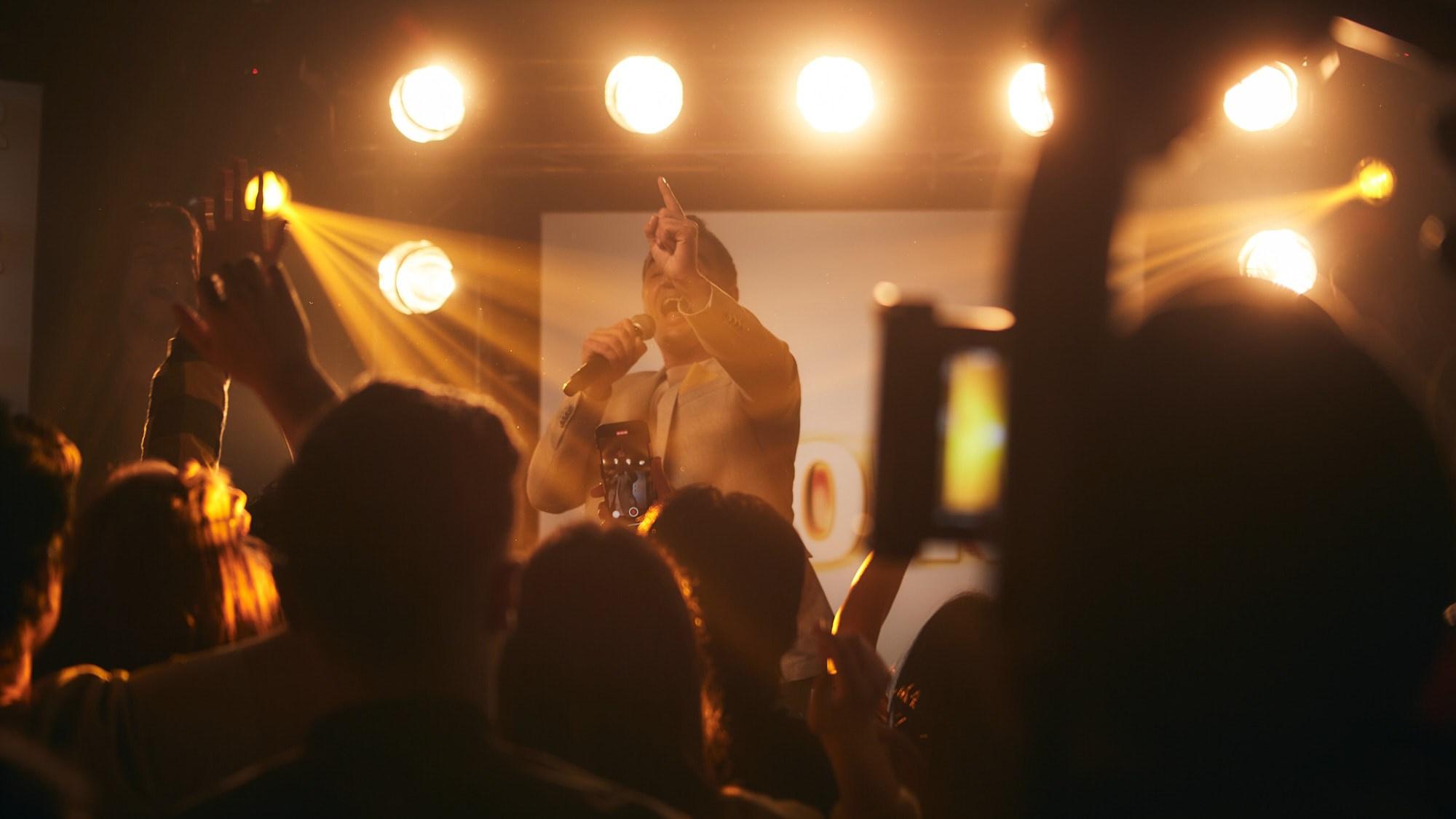 Фотограф на съёмке рекламы Билайн — бэкстейдж и закулисье. Репортажный фотограф в Москве — Дмитрий Тарасов | Съёмка мероприятий, концертов, корпоративов