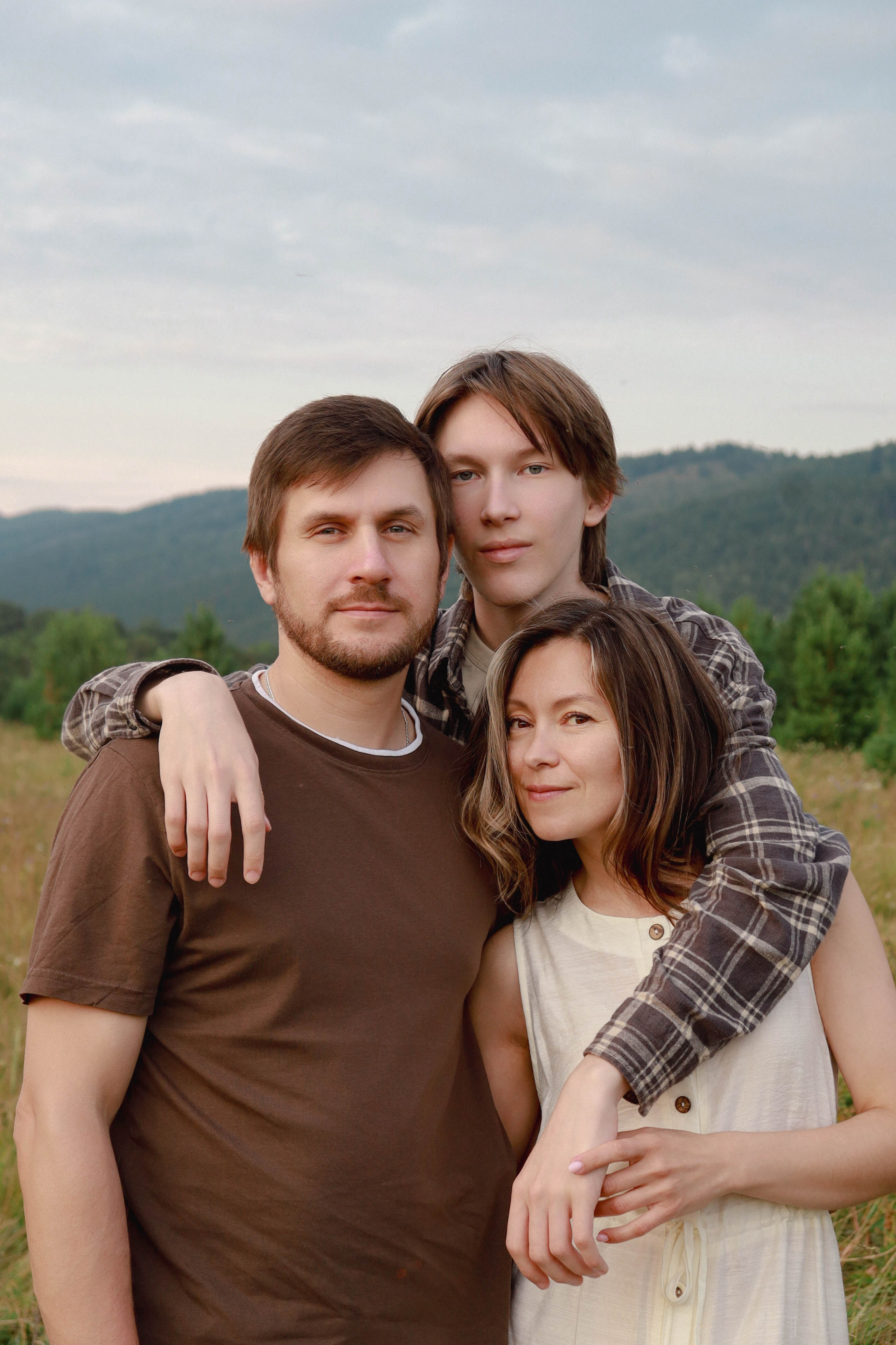 Семья в поле. Фотограф Александра Коновалова