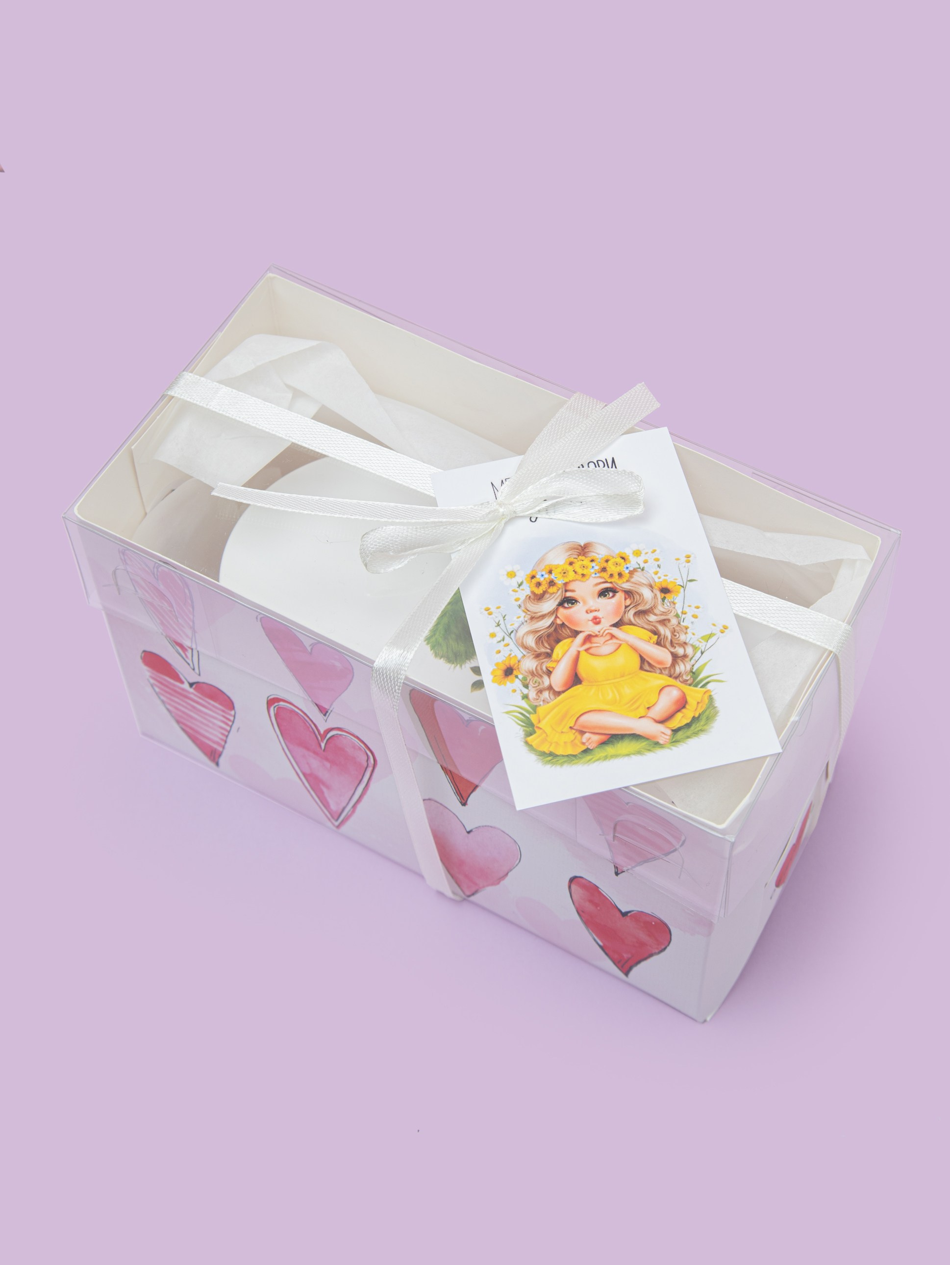 сиреневый фон коробочка с косметикой