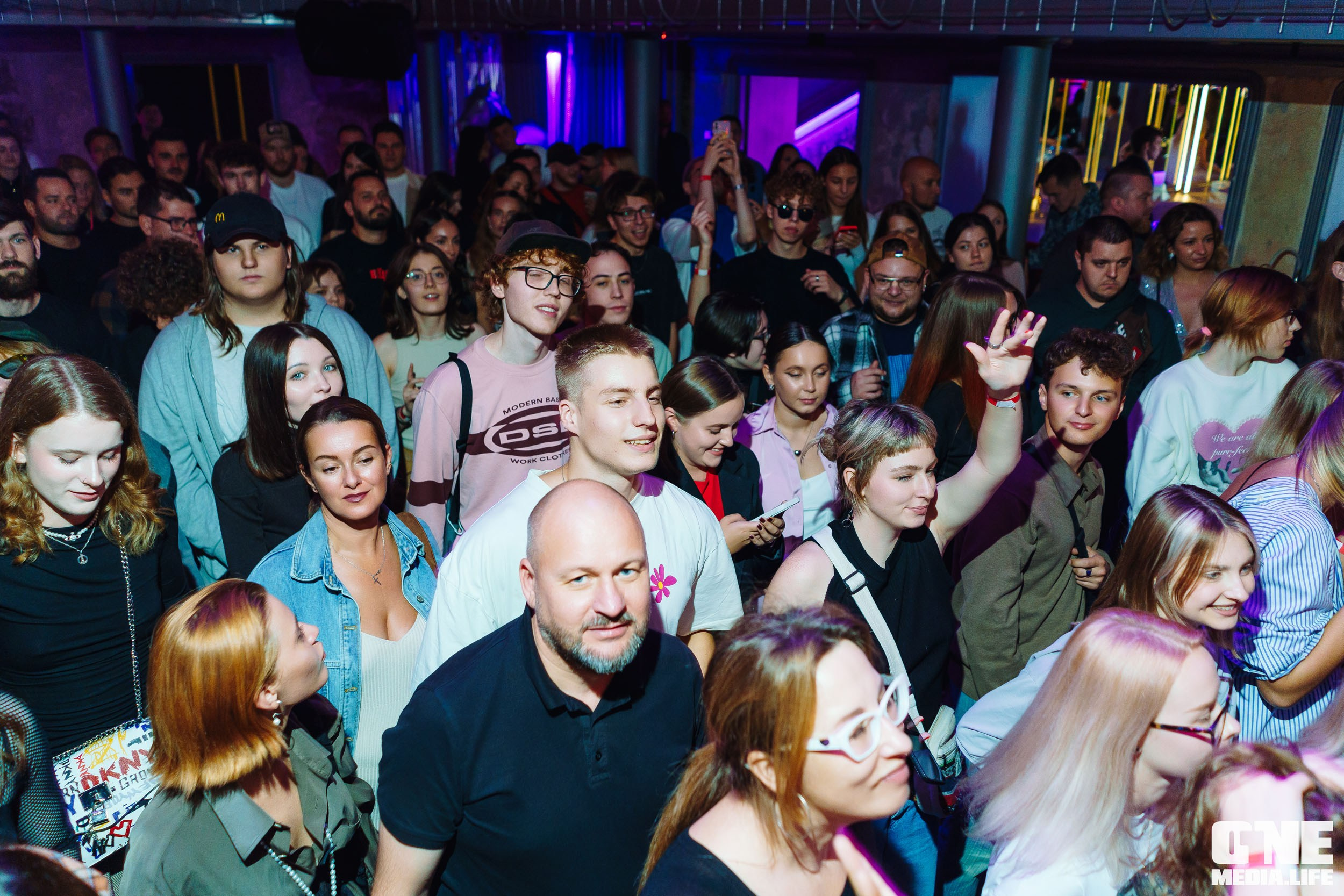 Фоторепортаж из клуба UNIVERSAL. One Media Life: фоторепортажи, фотоотчеты с мероприятий и заведений