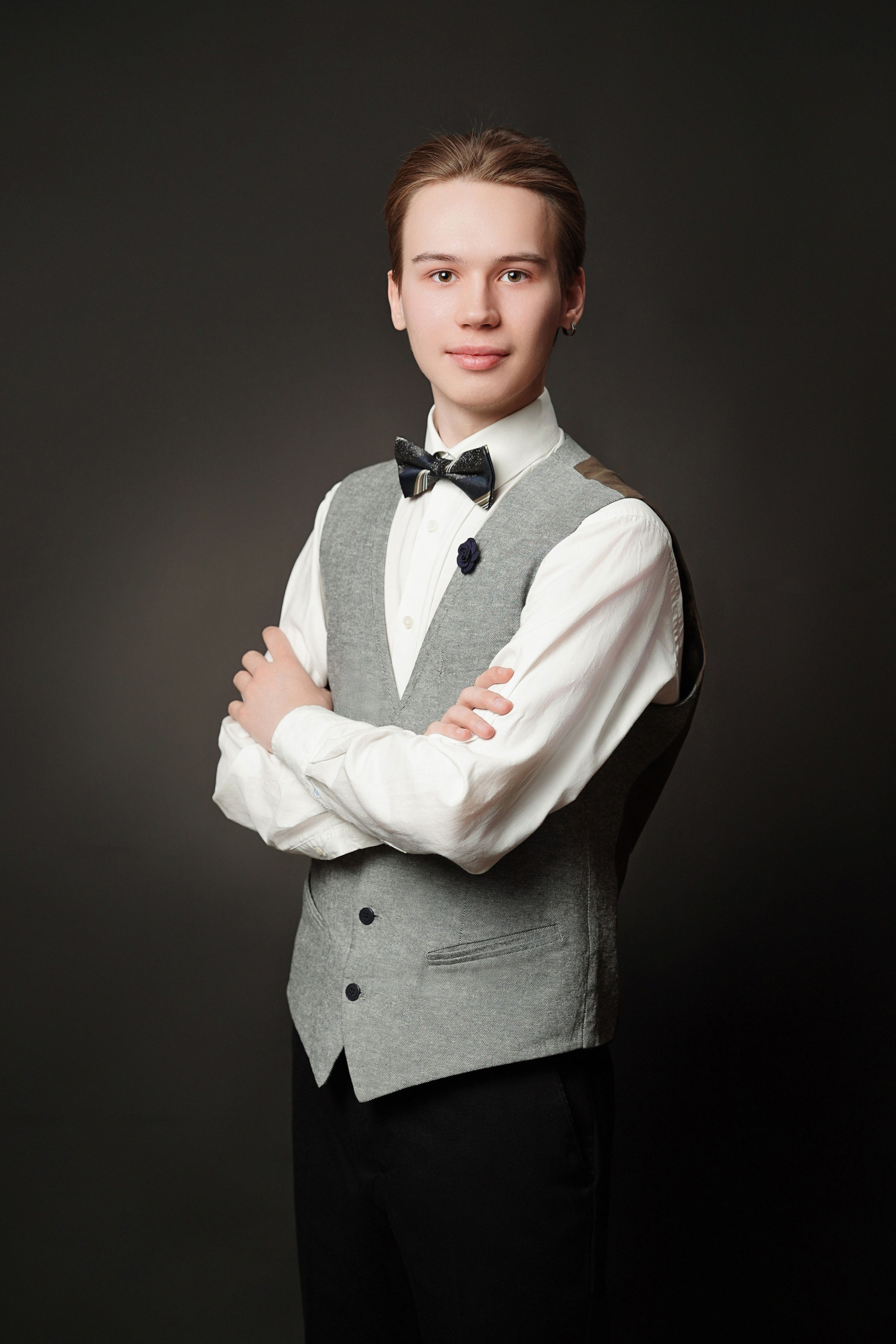 Стиль портрета в студии. GOTRA — выпускные альбомы в Тюмени