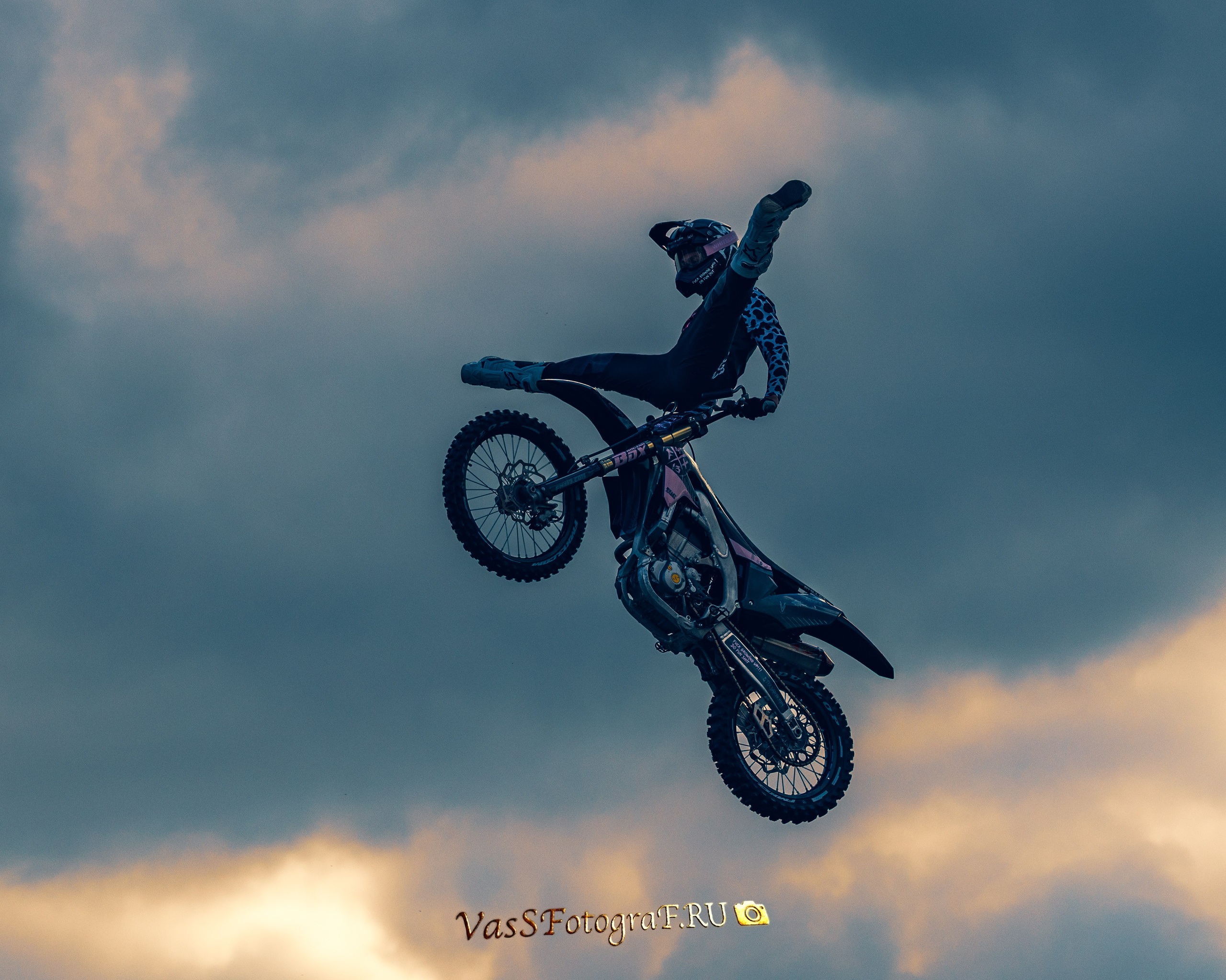 Моточетверг, Формула Х. VasSFotograF