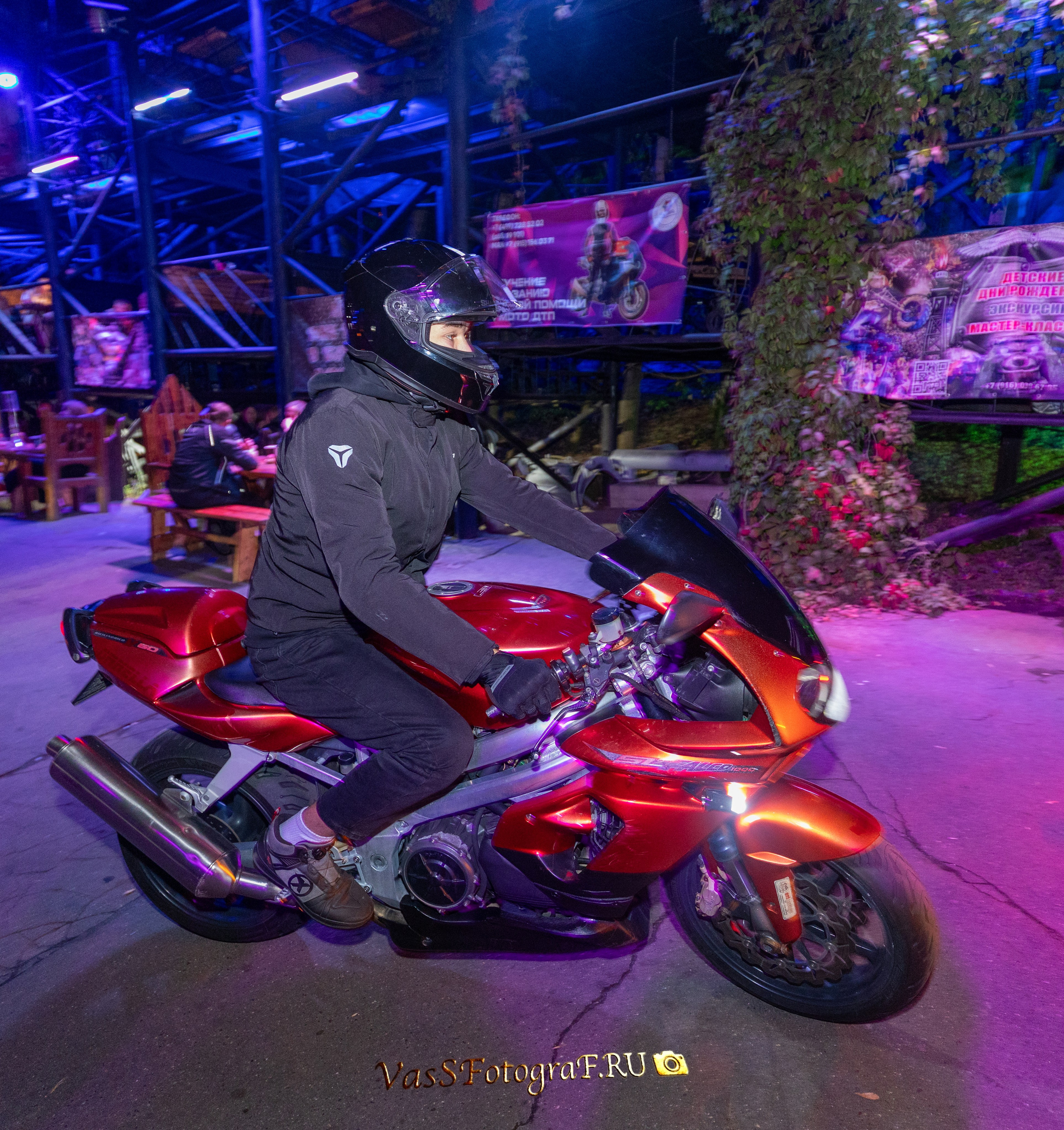 SEXTON BAIK CLUB