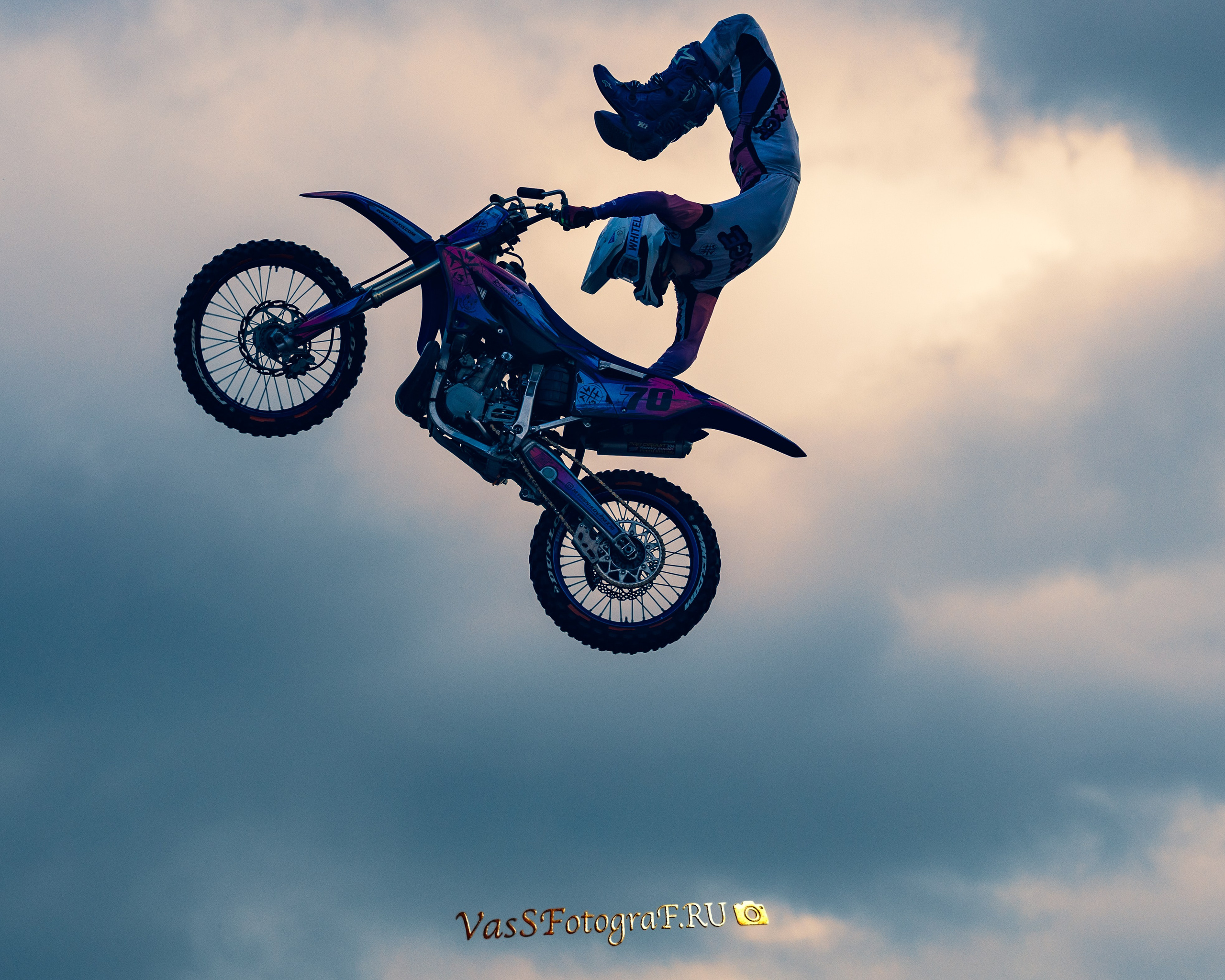 Моточетверг, Формула Х. VasSFotograF