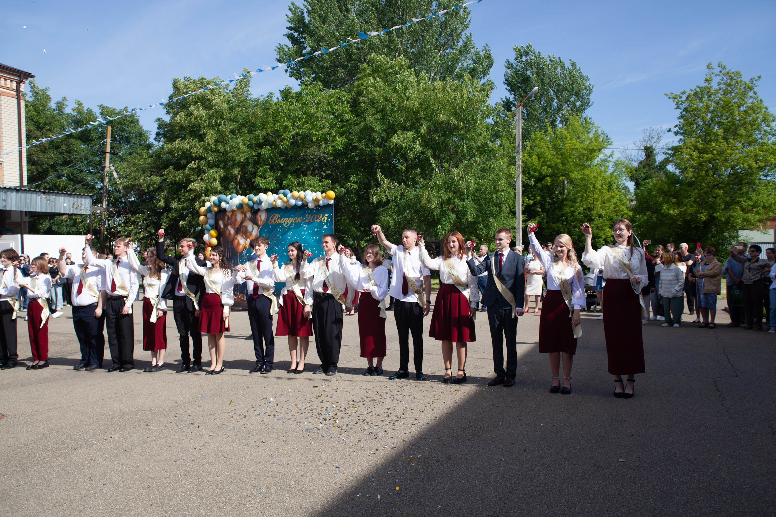 Последний звонок в Десяточке