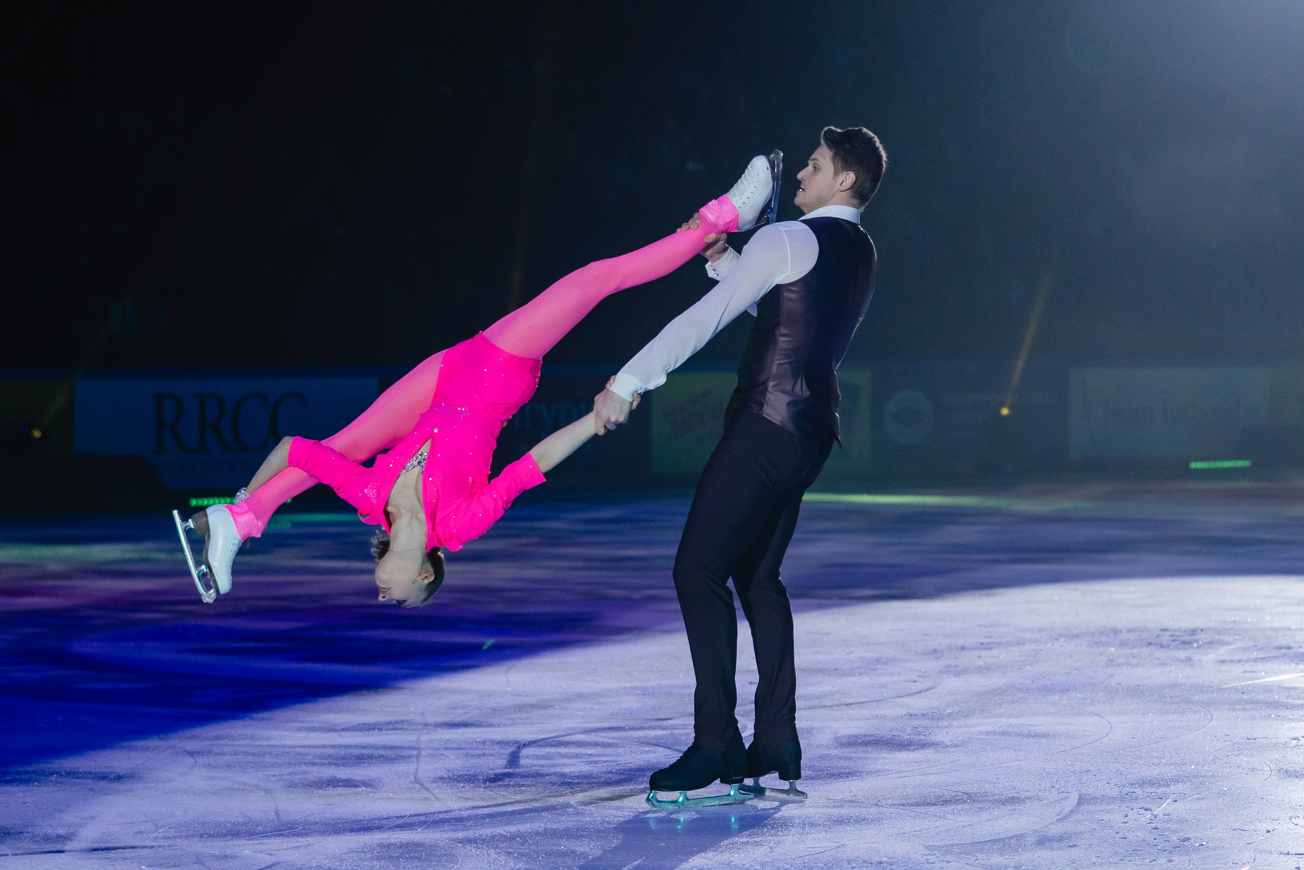 Шоу «Чемпионы на льду» в Новосибирске. Воробьева Ксения — Спортивный и танцевальный фотограф Новосибирск