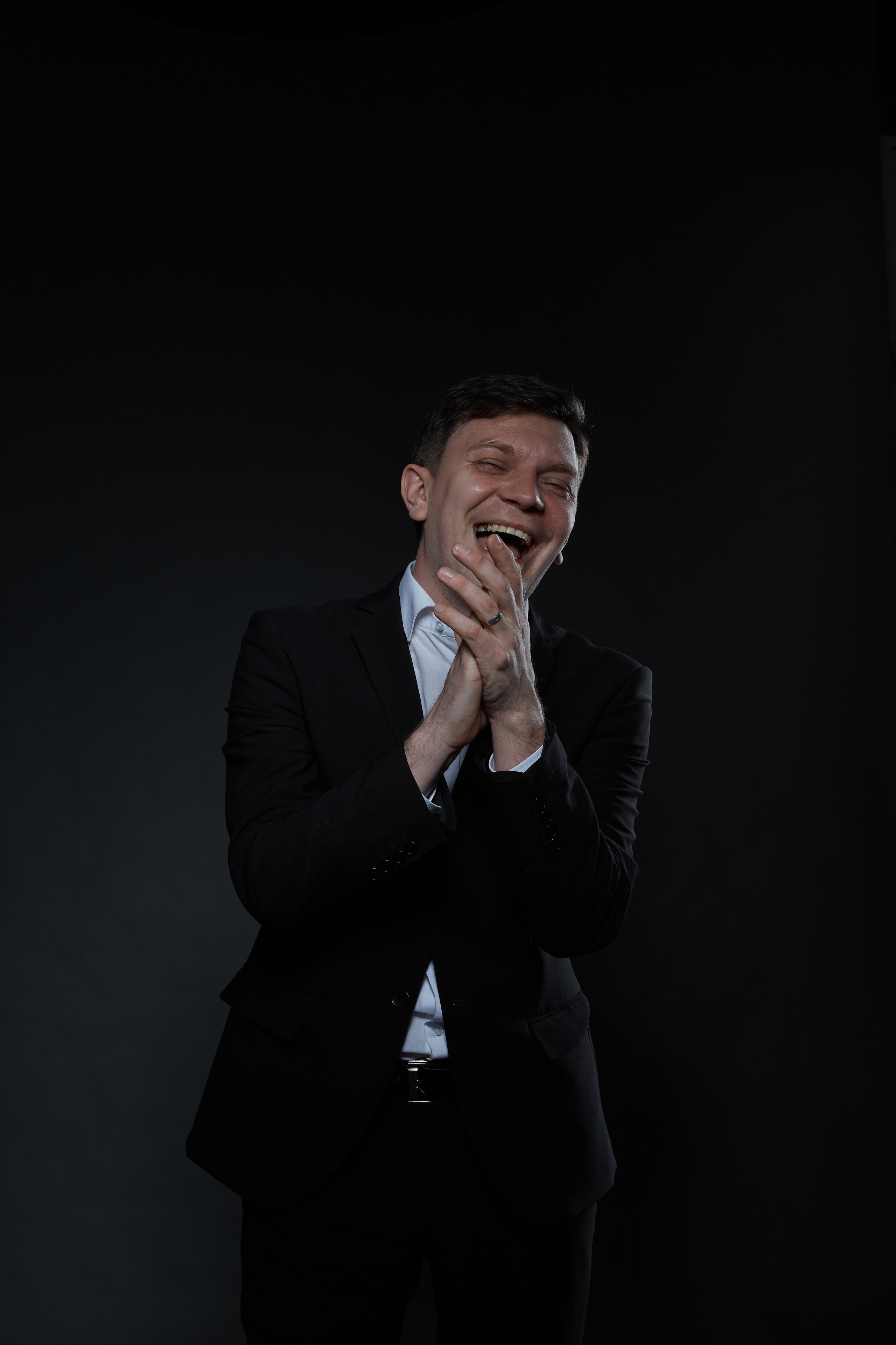 Портфолио для актера театра и кино Евгения Сафонова. Свадебный фотограф, портретный фотограф в Москве и Саратове Оксана Анциферова